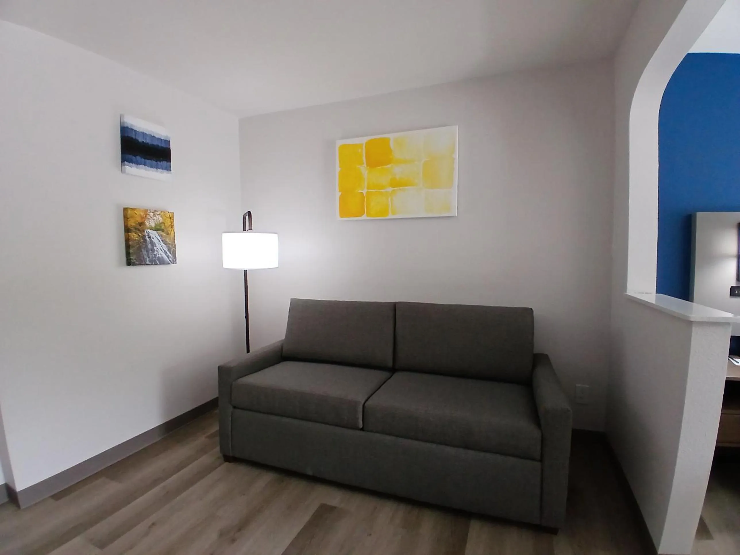 Seating area in Comfort Inn near Downtown & Blue Ridge PKWY