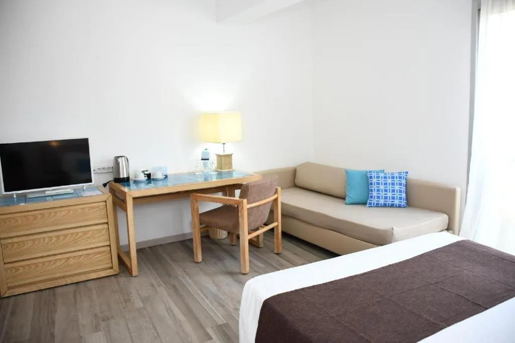 Bed in Baia di Conte Resort