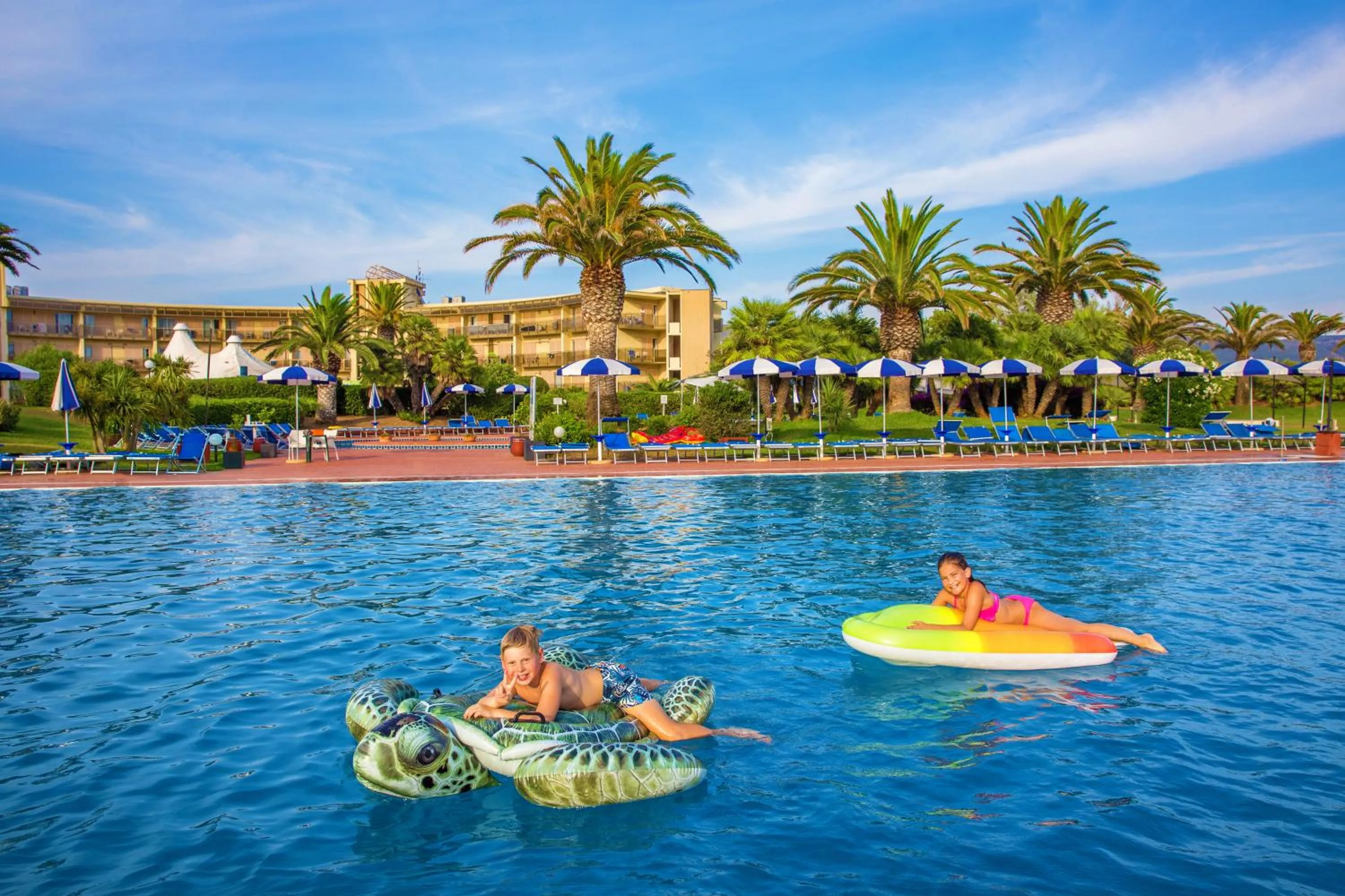 People in Baia di Conte Resort