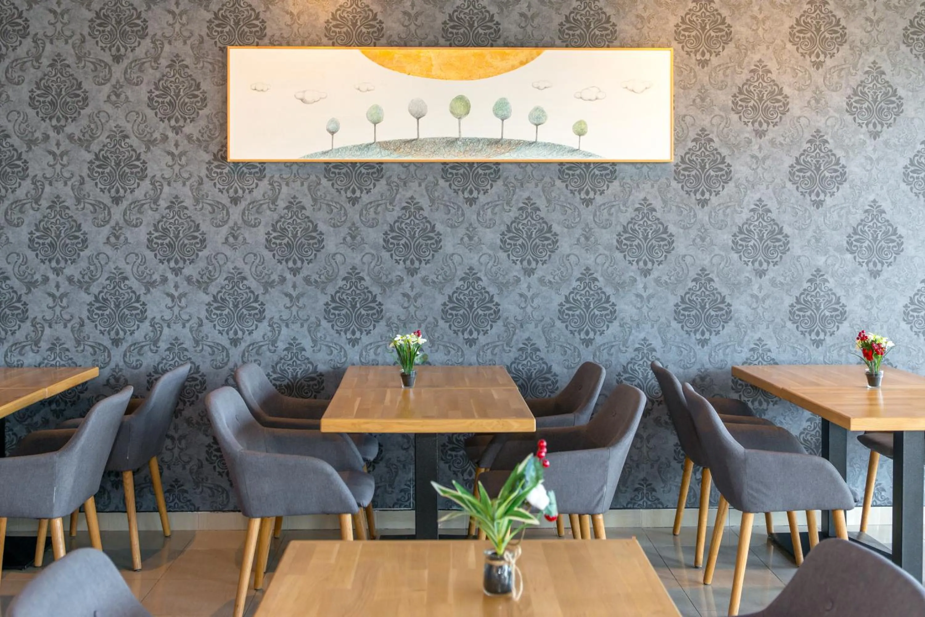 Restaurant/places to eat in Hotel Pax