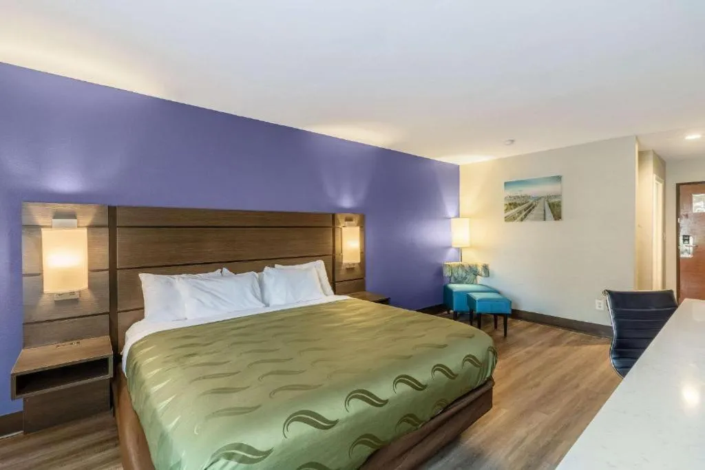 Bed in Quality Inn near MCAS Cherry Point