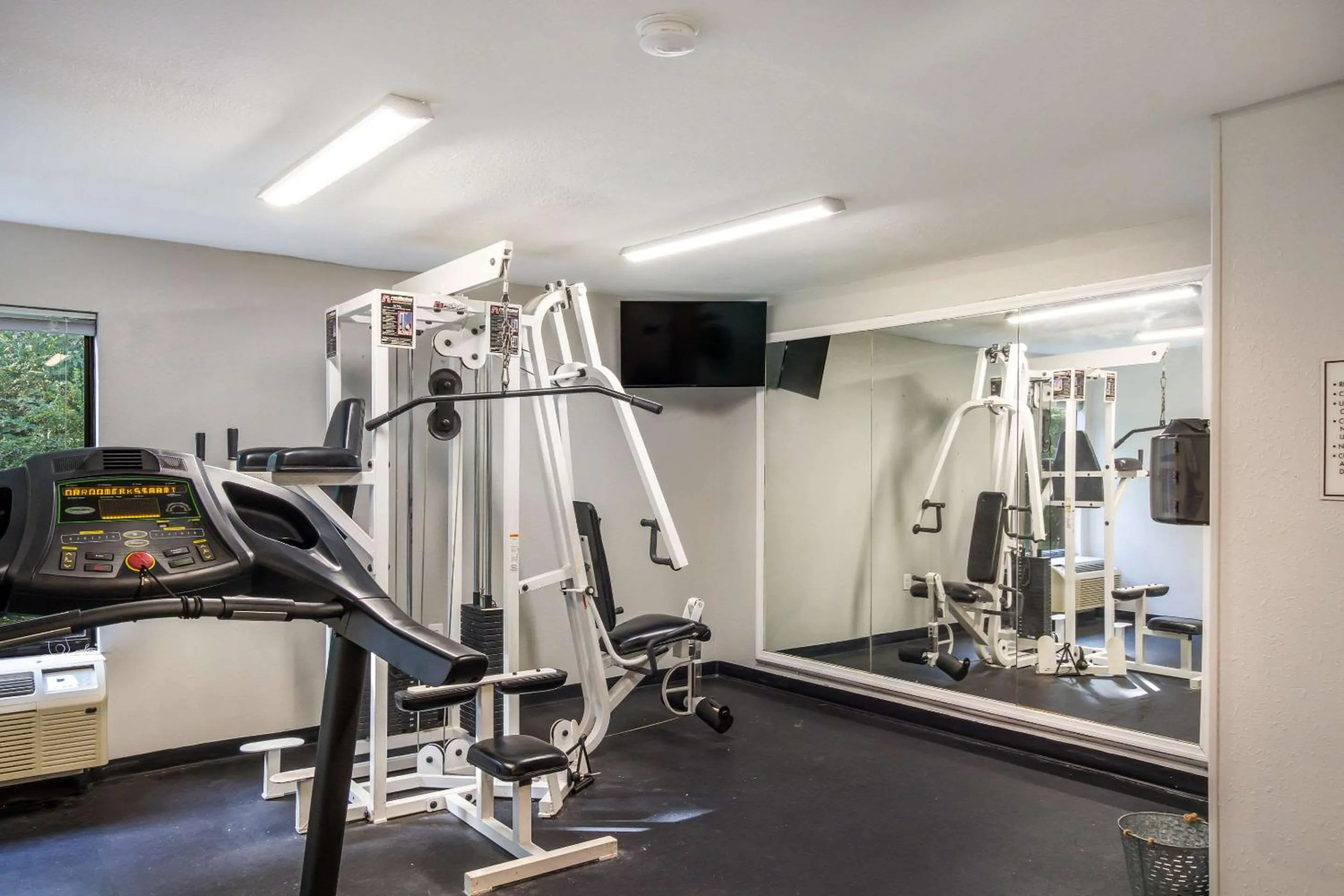 Fitness centre/facilities in Quality Inn near MCAS Cherry Point