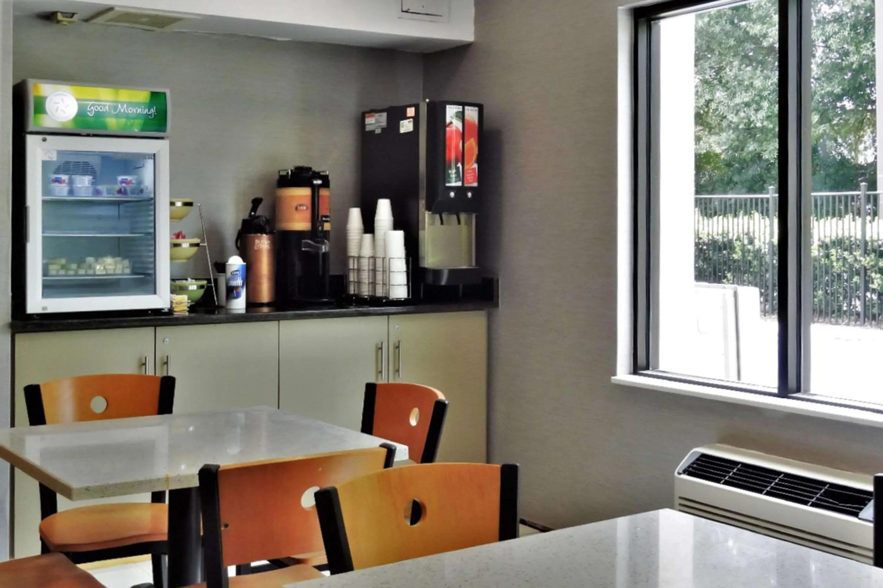 Restaurant/places to eat in Quality Inn & Suites Raleigh North