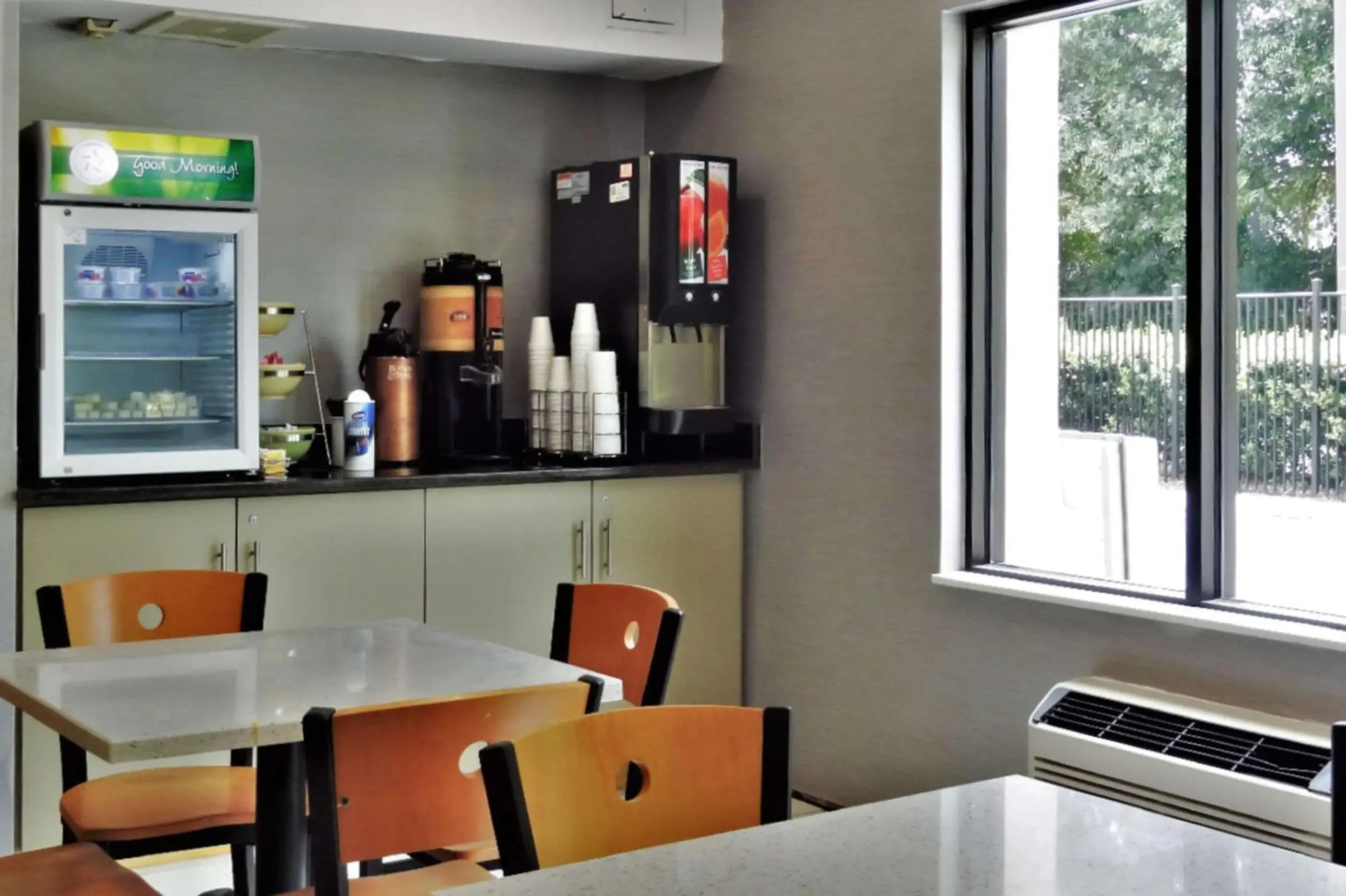 Restaurant/places to eat in Quality Inn & Suites Raleigh North Restaurant/places to eat in Quality Inn & Suites Raleigh North