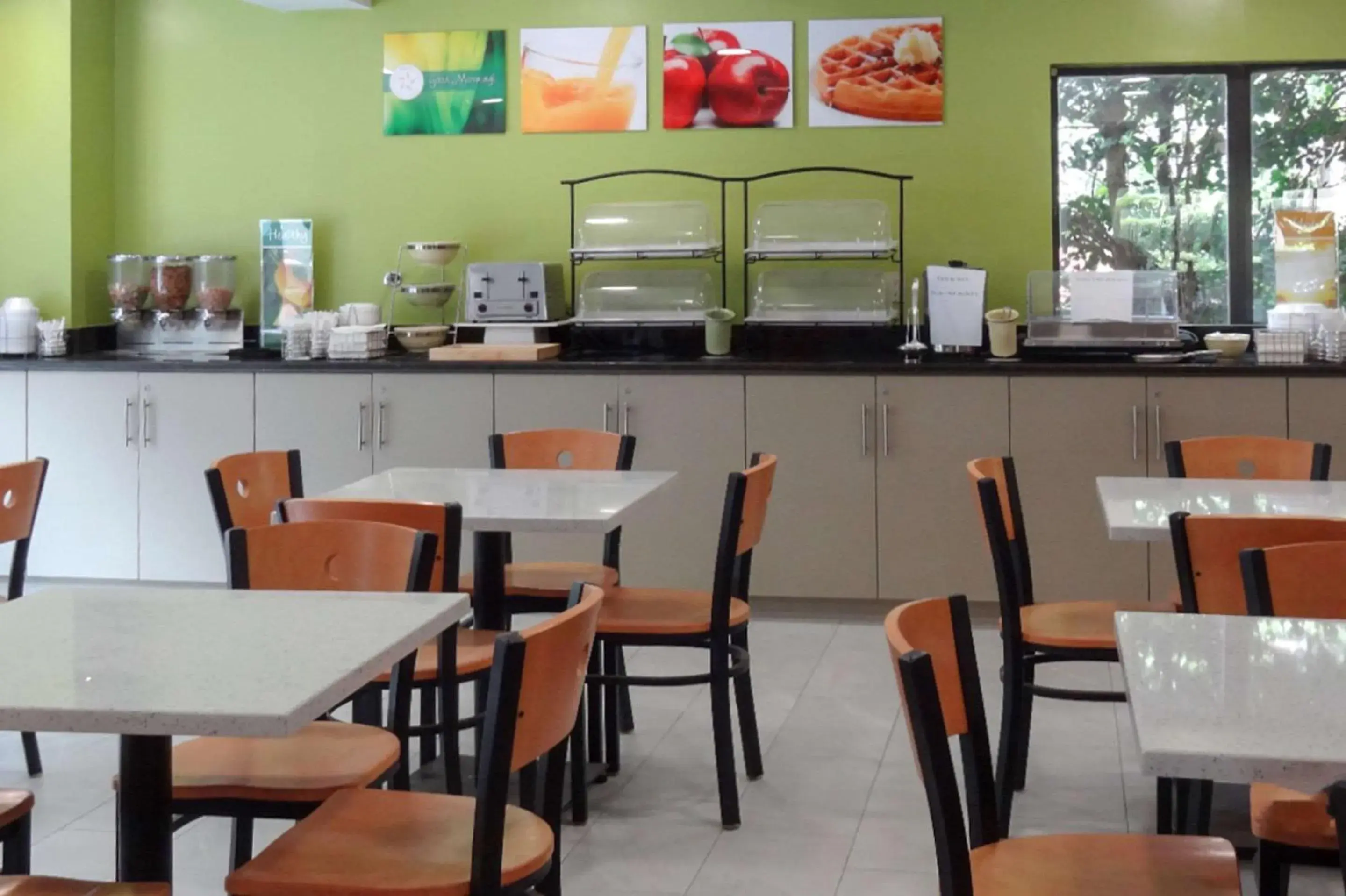 Restaurant/places to eat in Quality Inn & Suites Raleigh North Restaurant/places to eat in Quality Inn & Suites Raleigh North