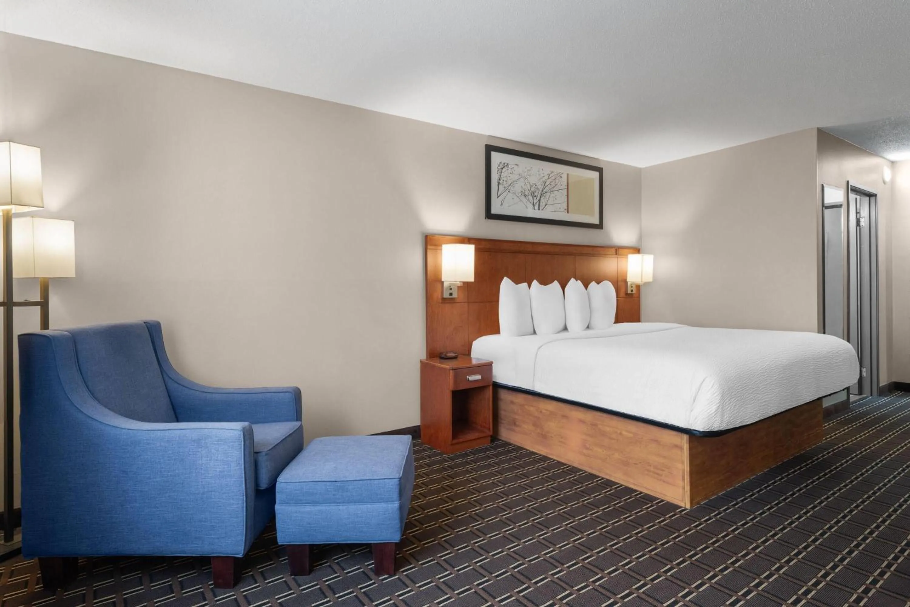Photo of the whole room, Bed in Travelodge by Wyndham Fargo