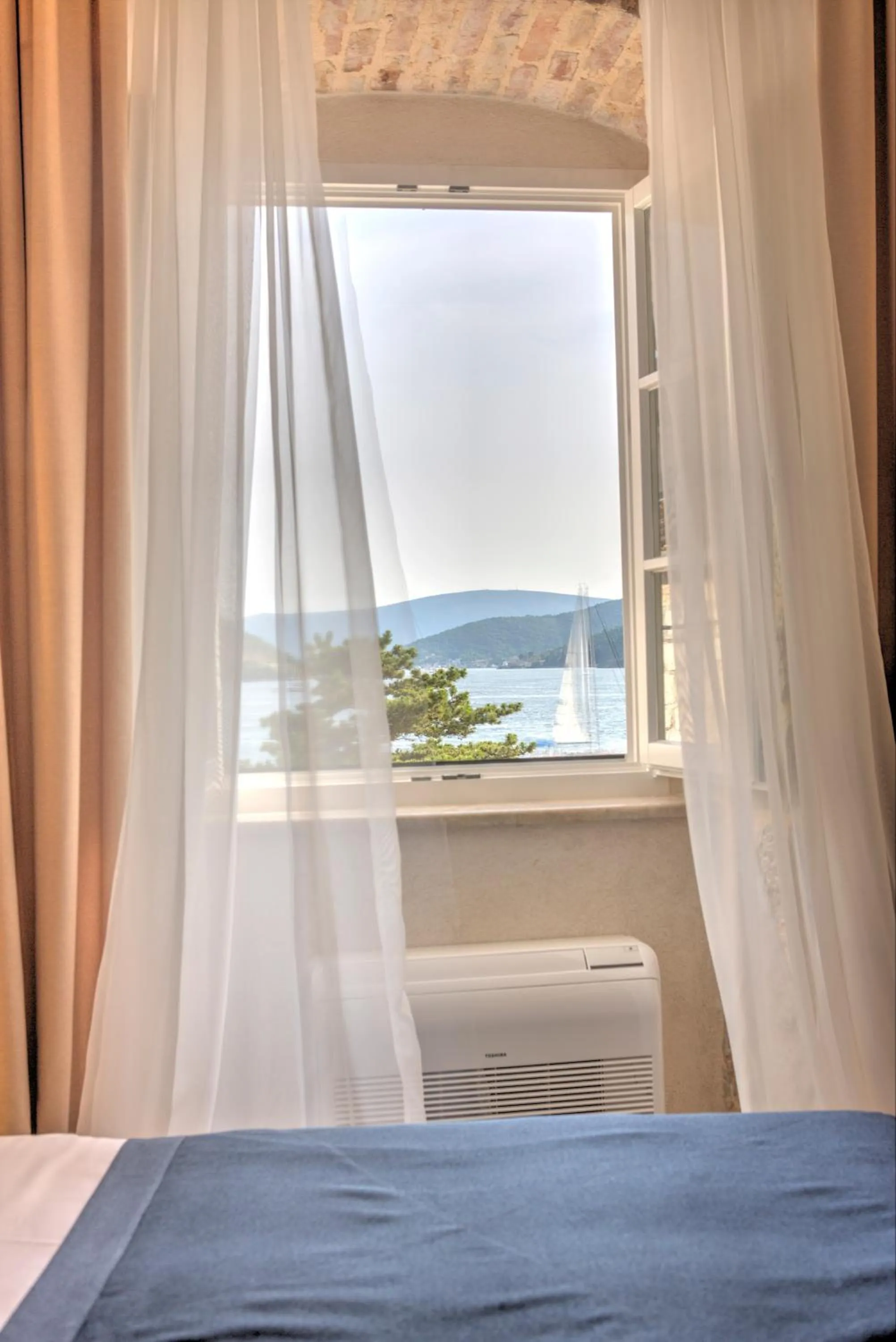 Sea view, Bed in Heritage Hotel Leon Coronato