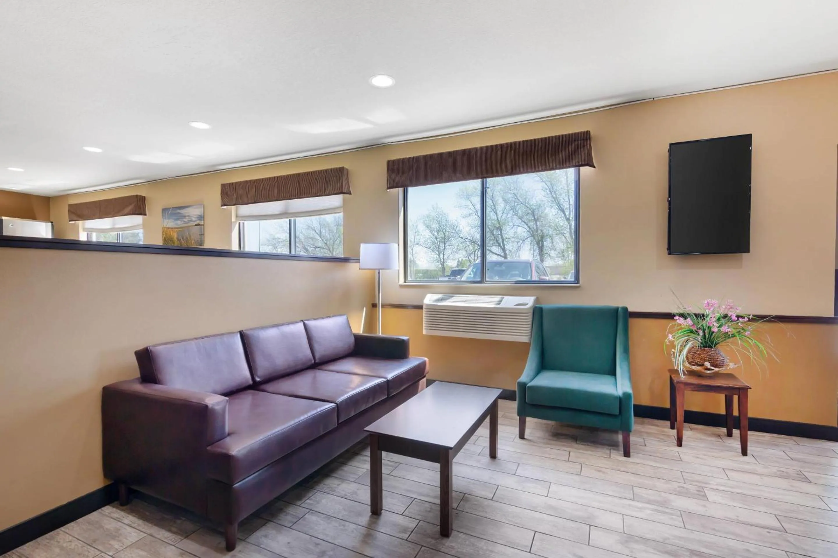 Lobby or reception in Quality Inn Columbia Mall