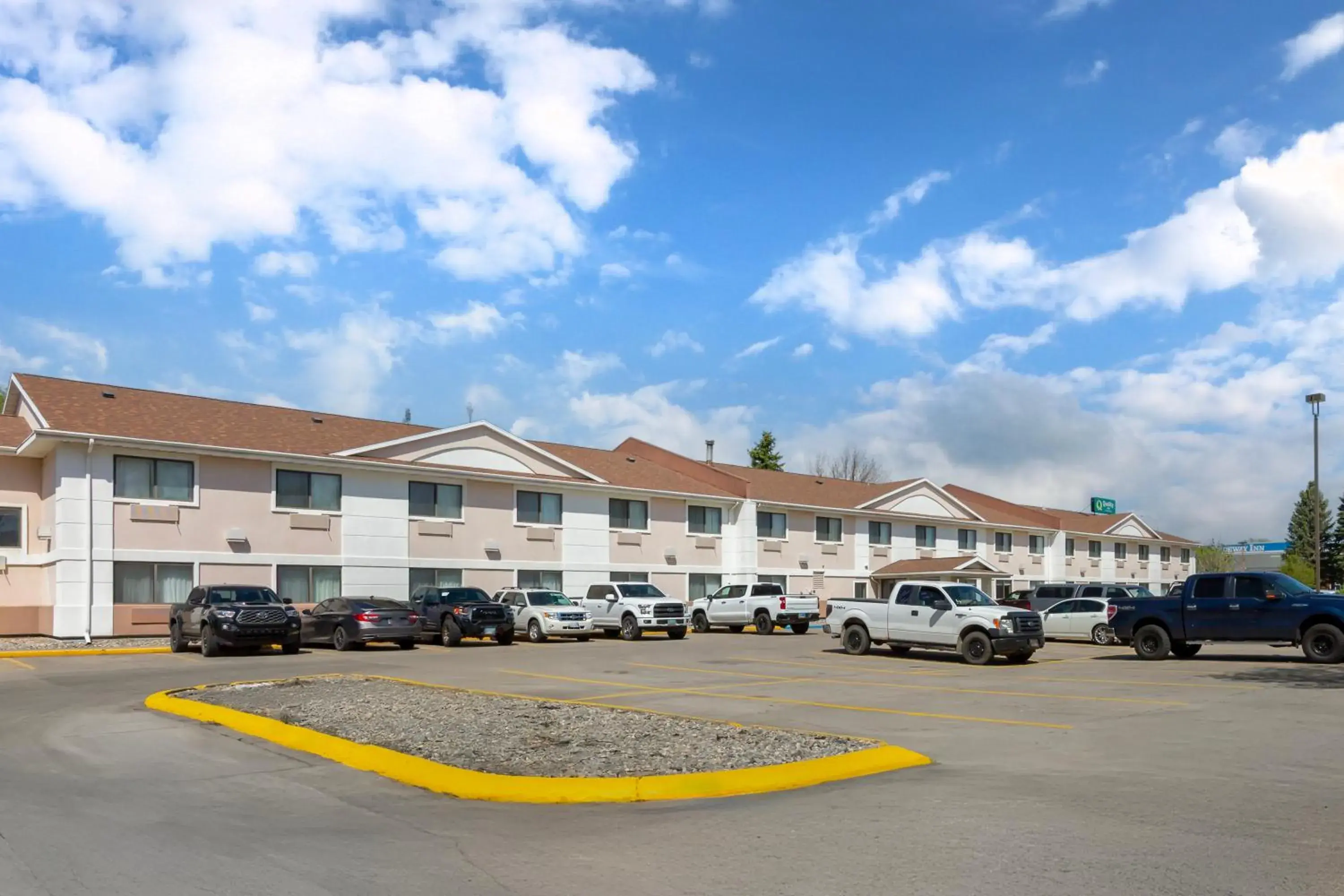 Property building in Quality Inn Columbia Mall Property building in Quality Inn Columbia Mall