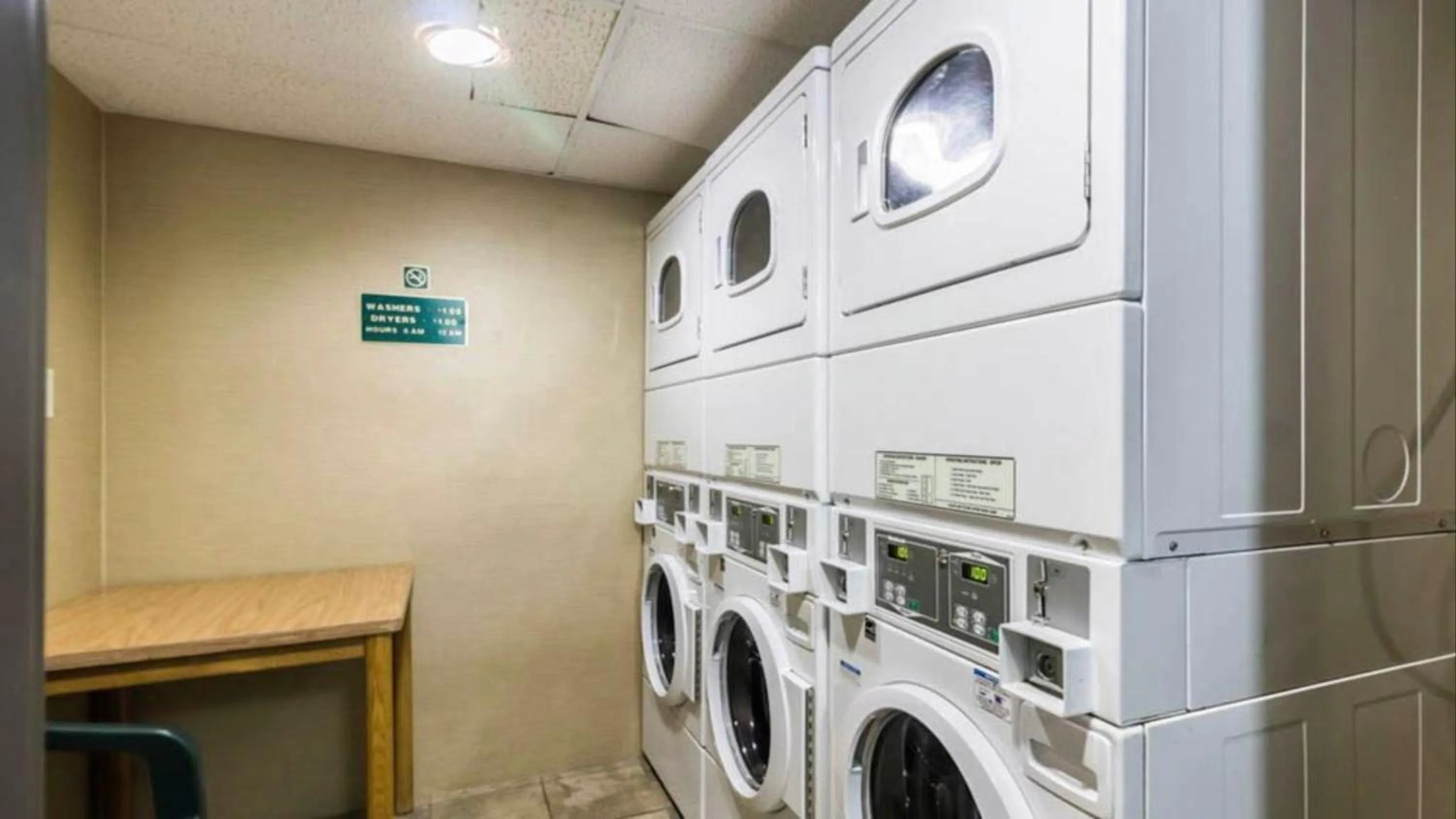 washing machine in Motel 6 Minot, ND