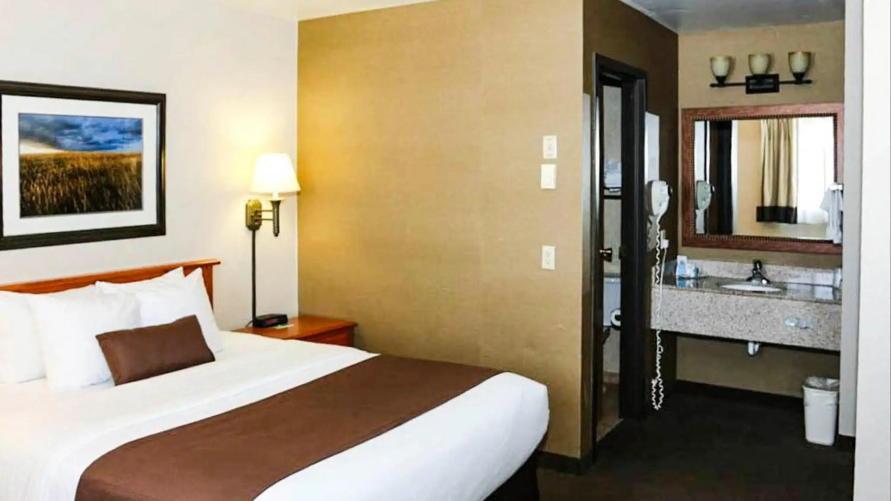 Bedroom, Bed in Motel 6 Minot, ND Bedroom, Bed in Motel 6 Minot, ND