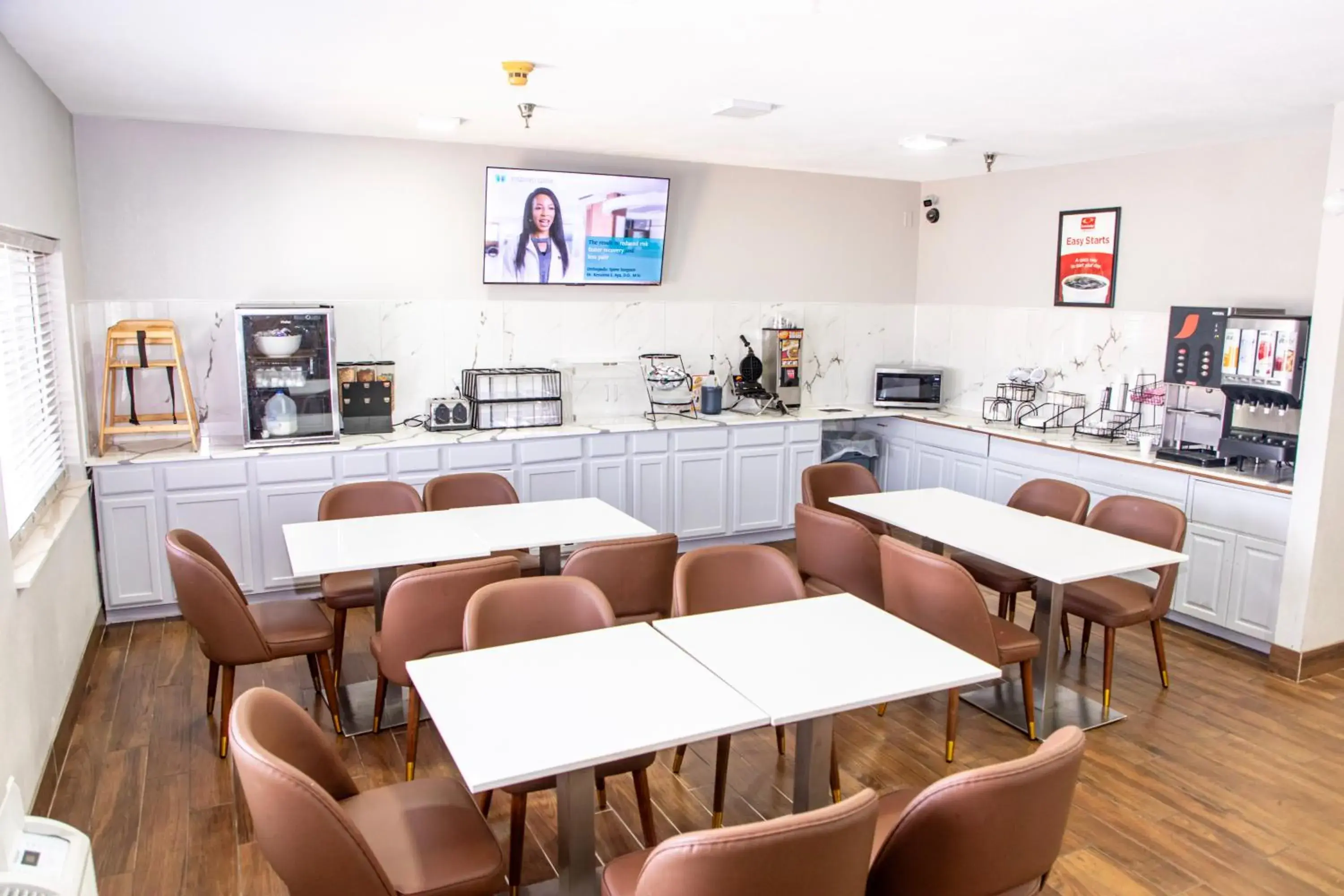 Breakfast in Econo Lodge Breakfast in Econo Lodge