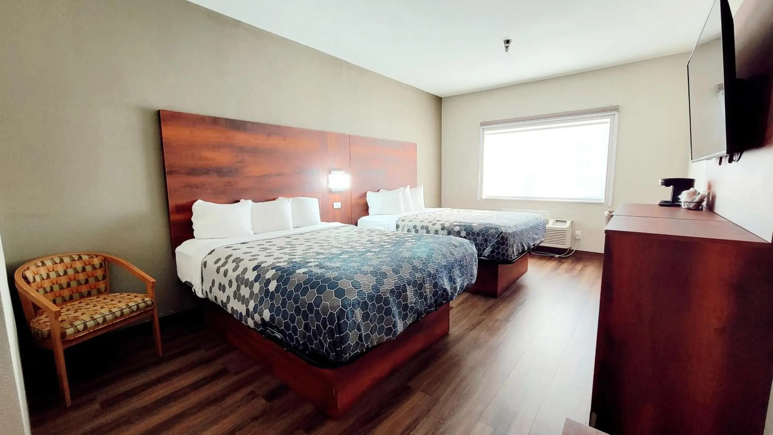 Bedroom, Bed in Econo Lodge Bedroom, Bed in Econo Lodge