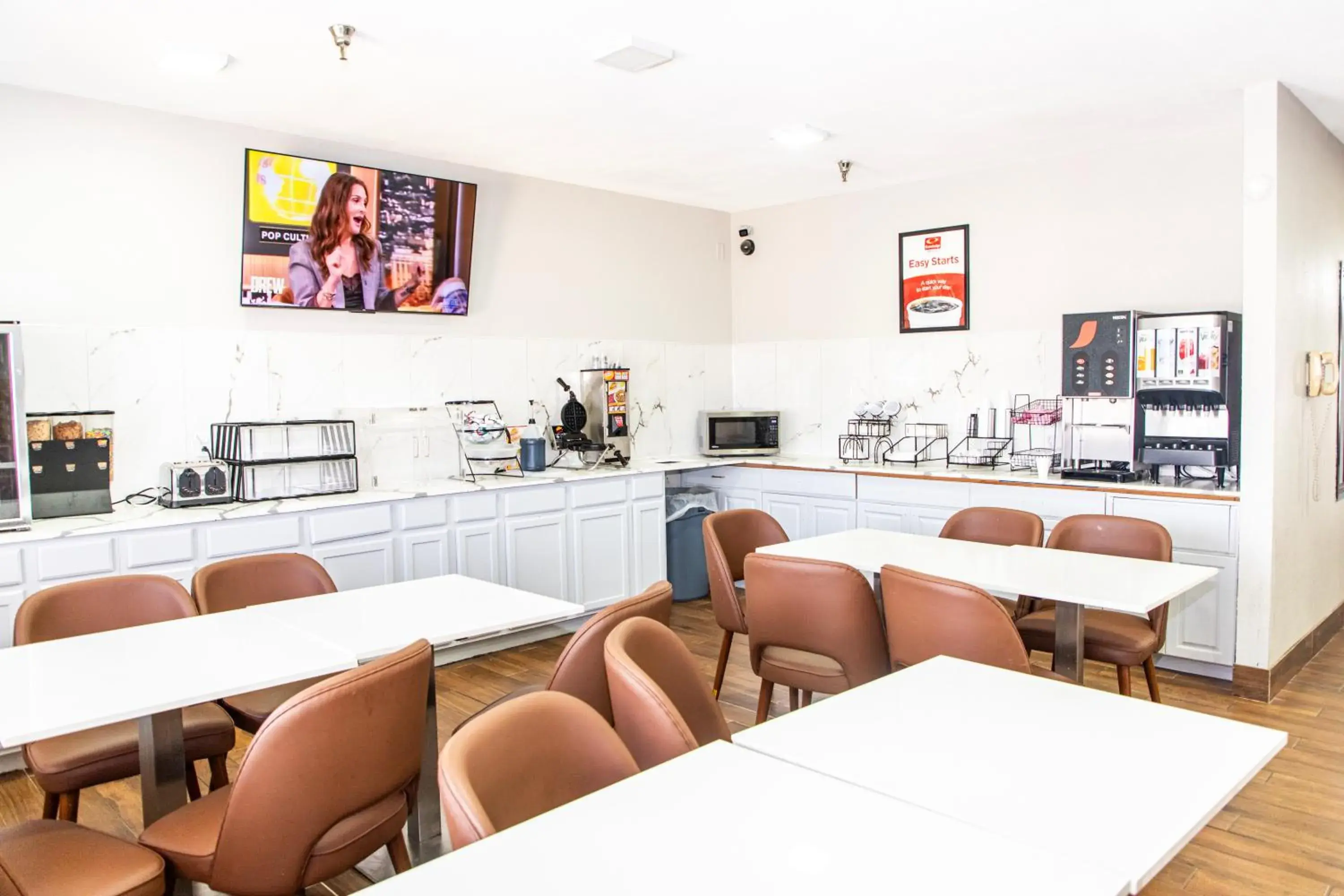 Breakfast in Econo Lodge Breakfast in Econo Lodge