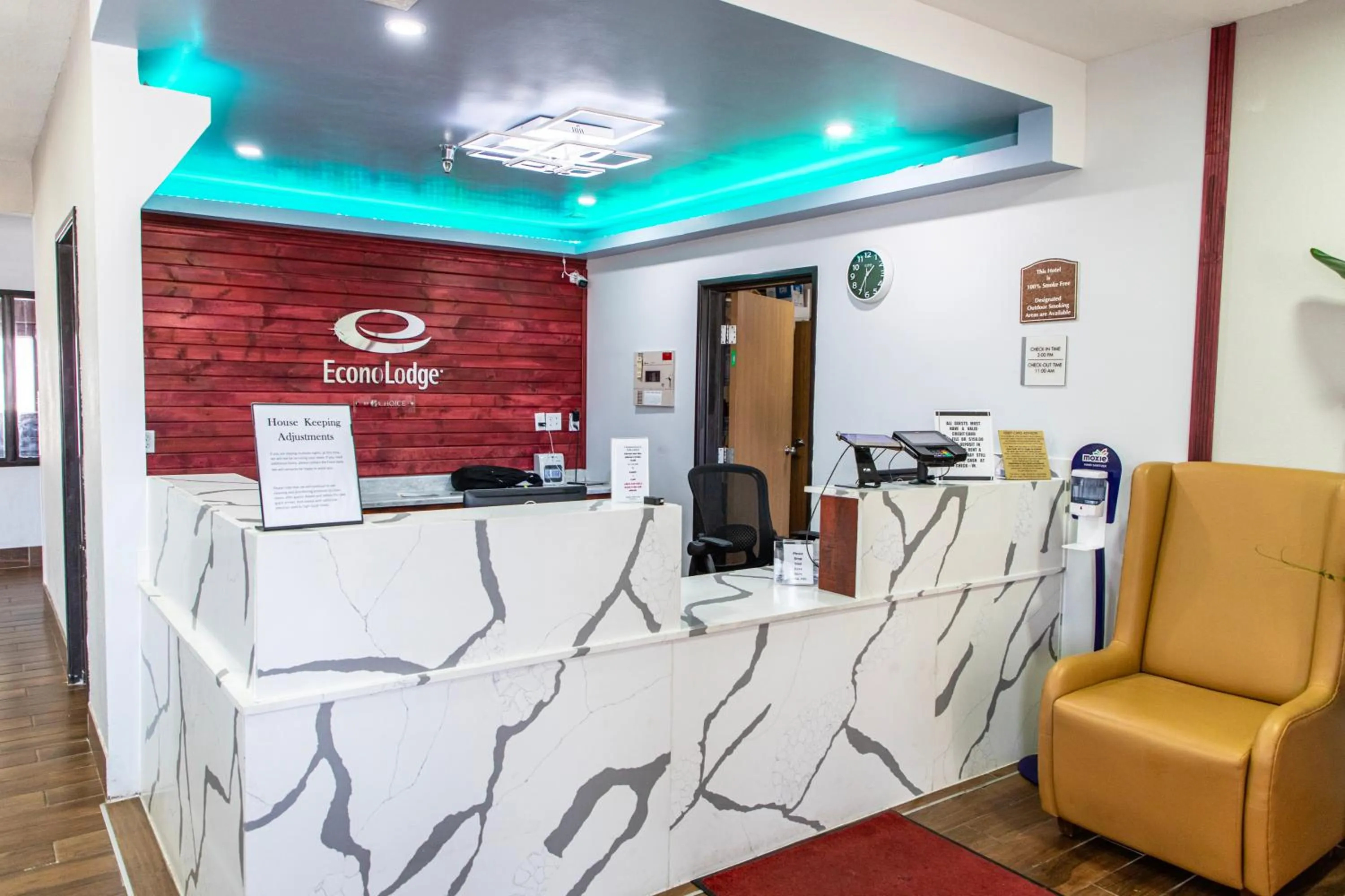 Lobby or reception in Econo Lodge Fargo - West Acres