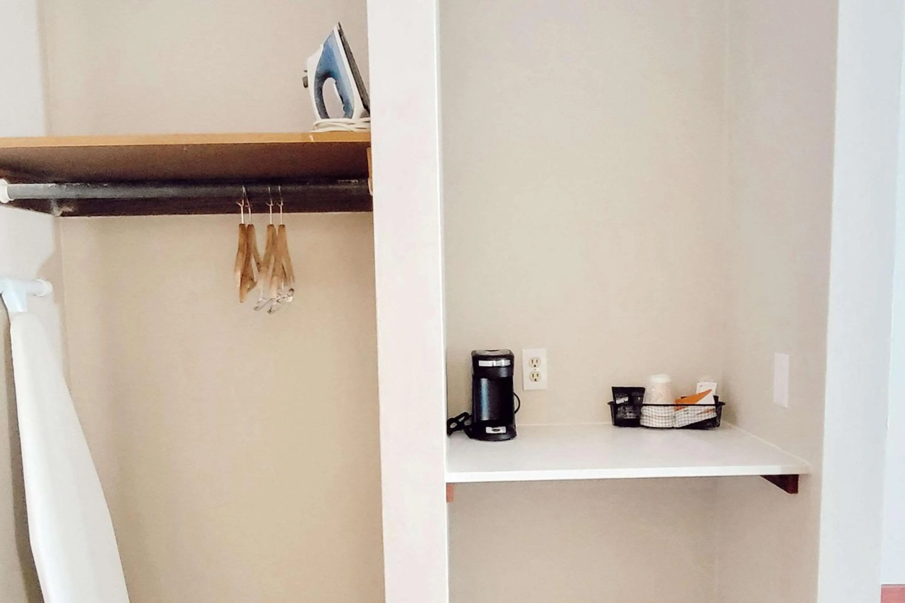 Bedroom in Econo Lodge Fargo - West Acres