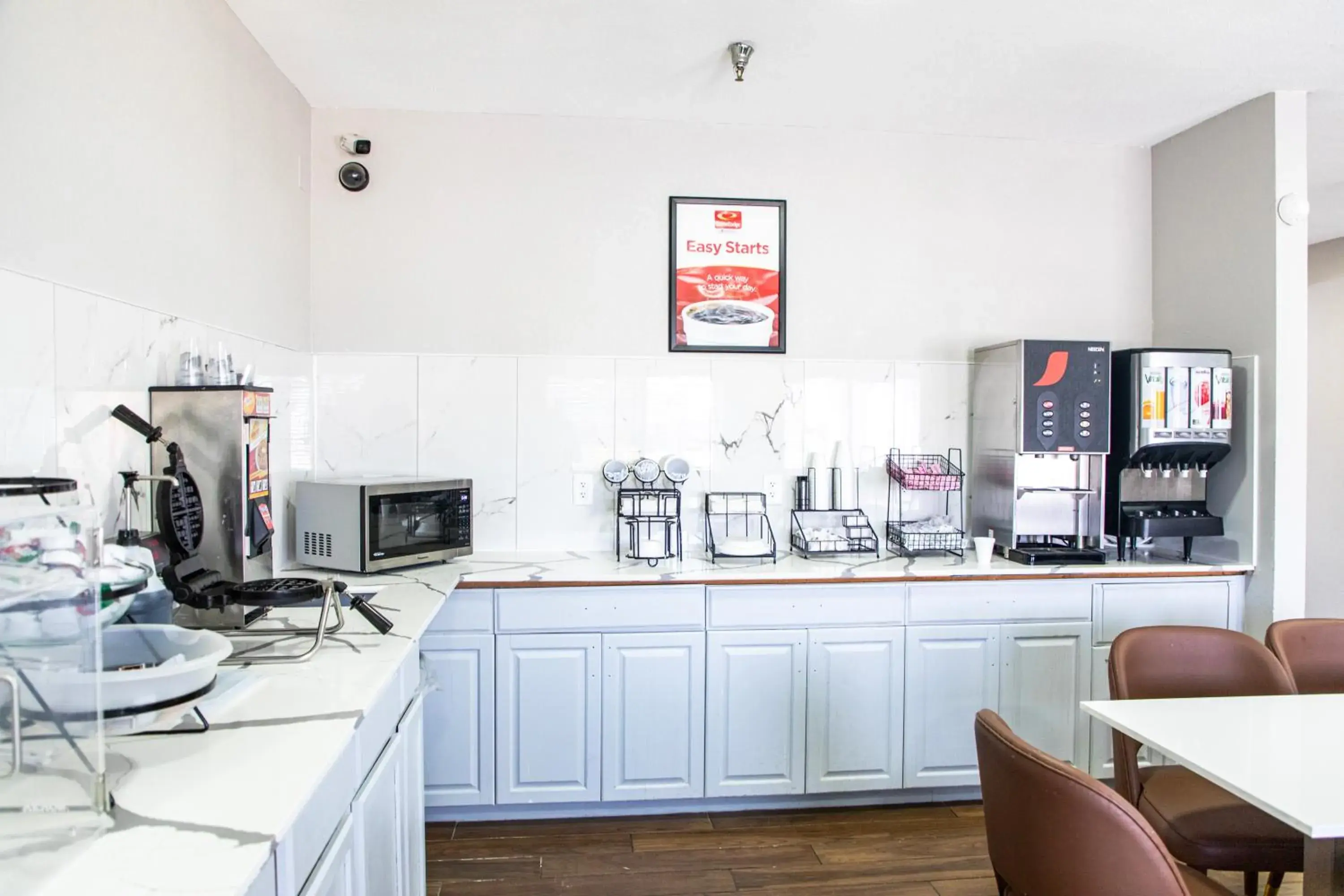 Breakfast in Econo Lodge Breakfast in Econo Lodge