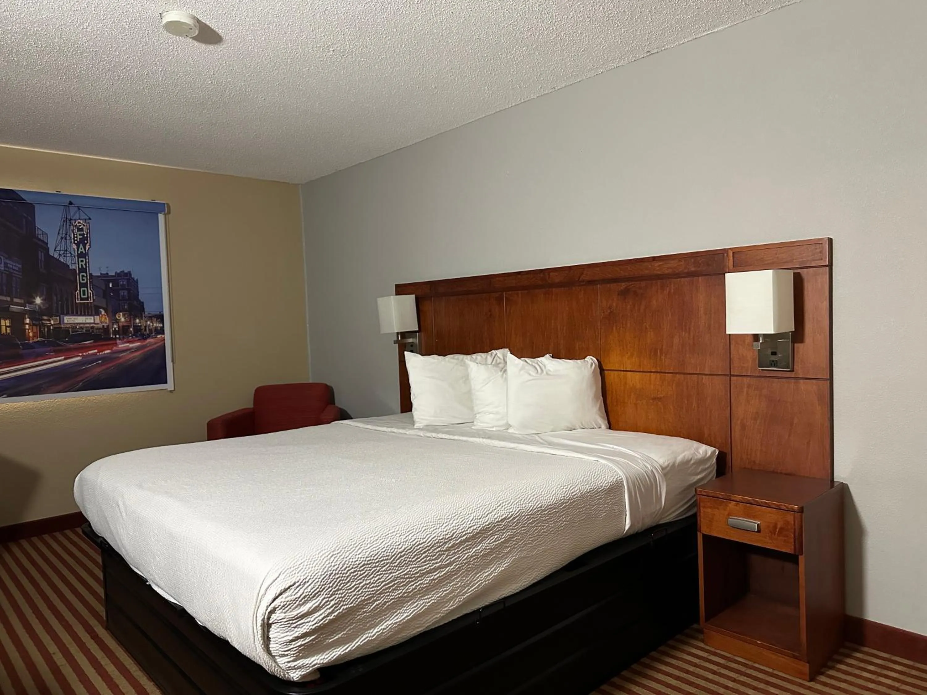 Bed in Americas Best Value Inn Fargo