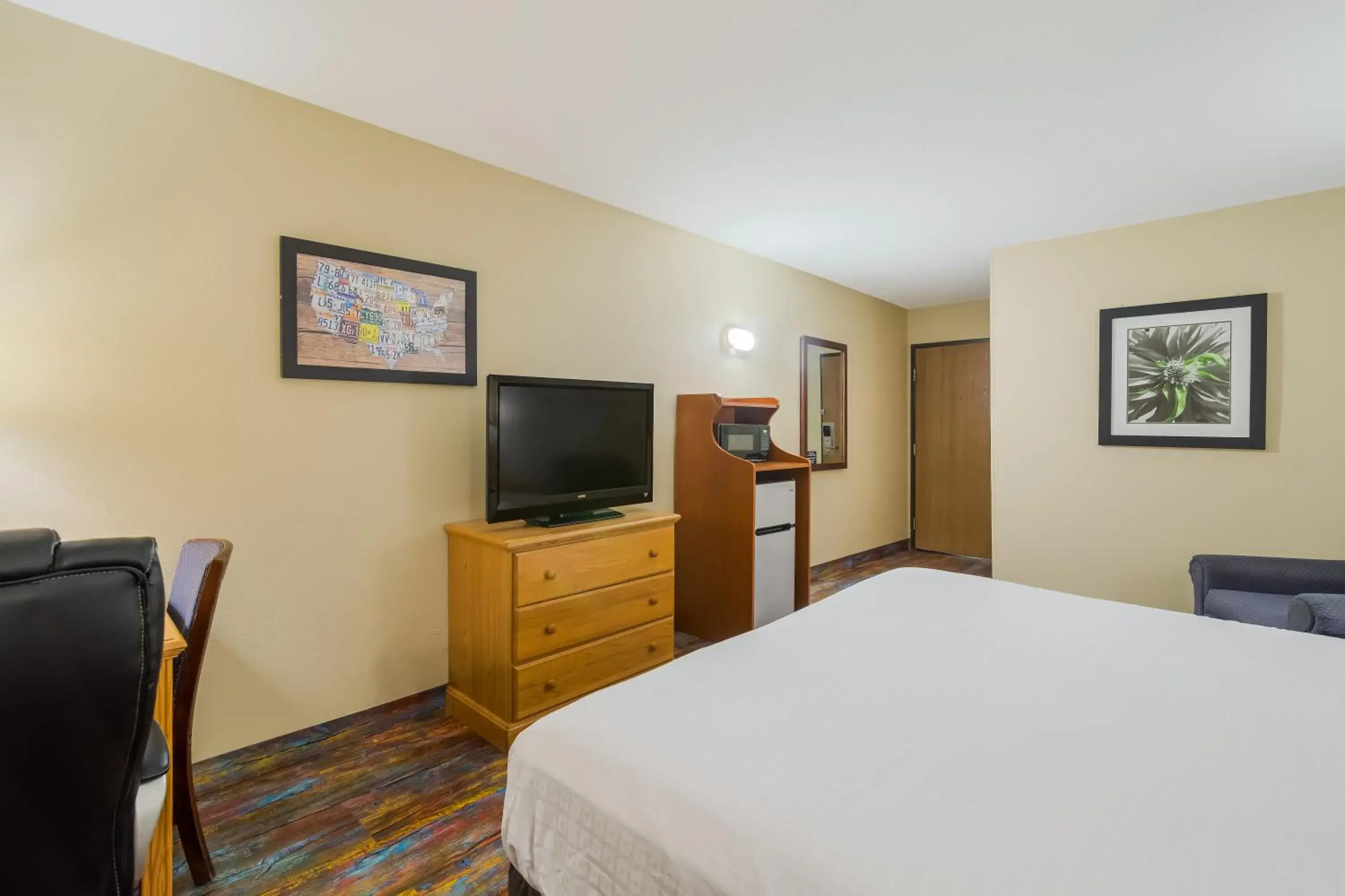 Bed in Americas Best Value Inn Fargo Bed in Americas Best Value Inn Fargo