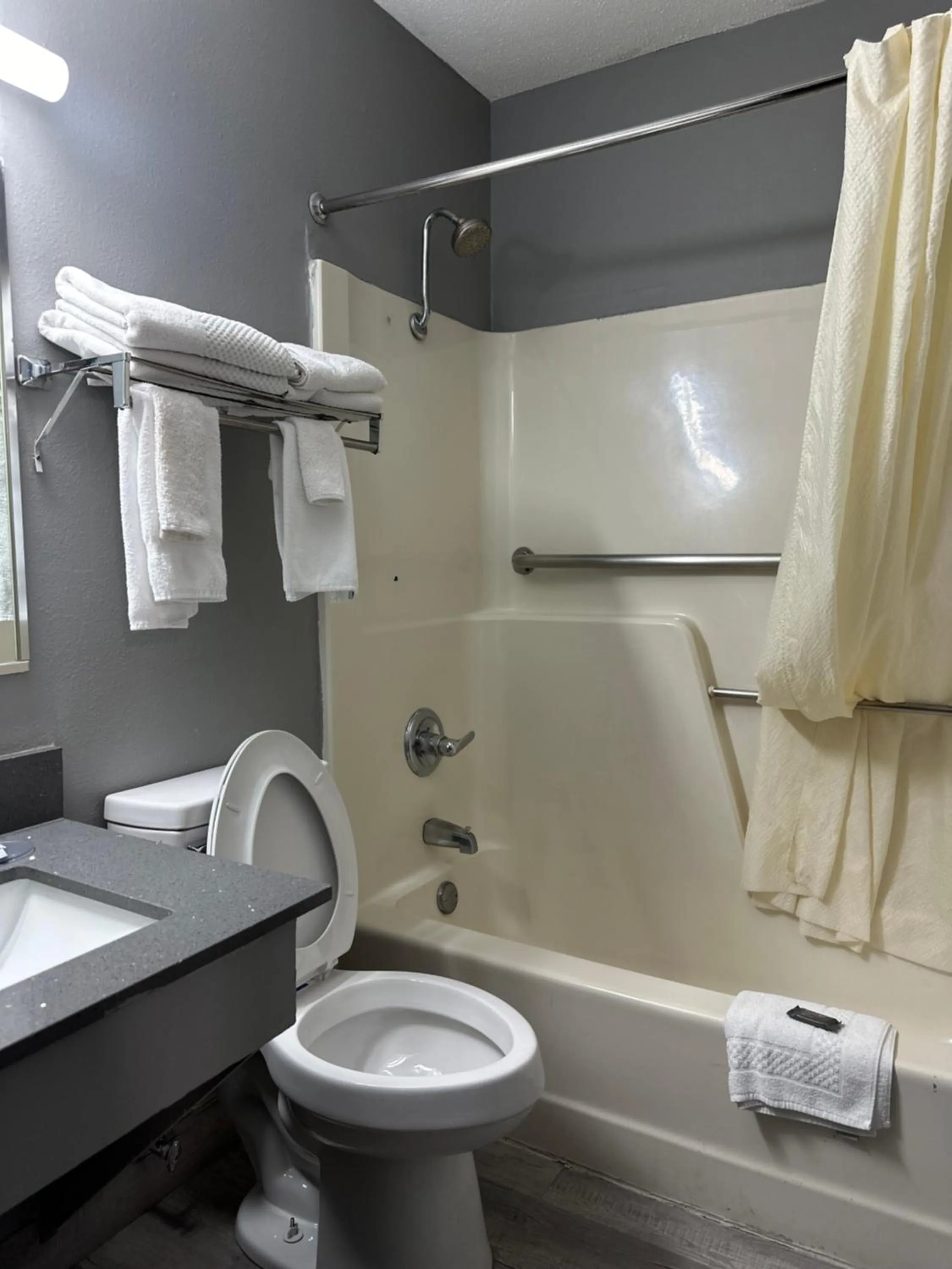 Americas Best Value Inn Fargo