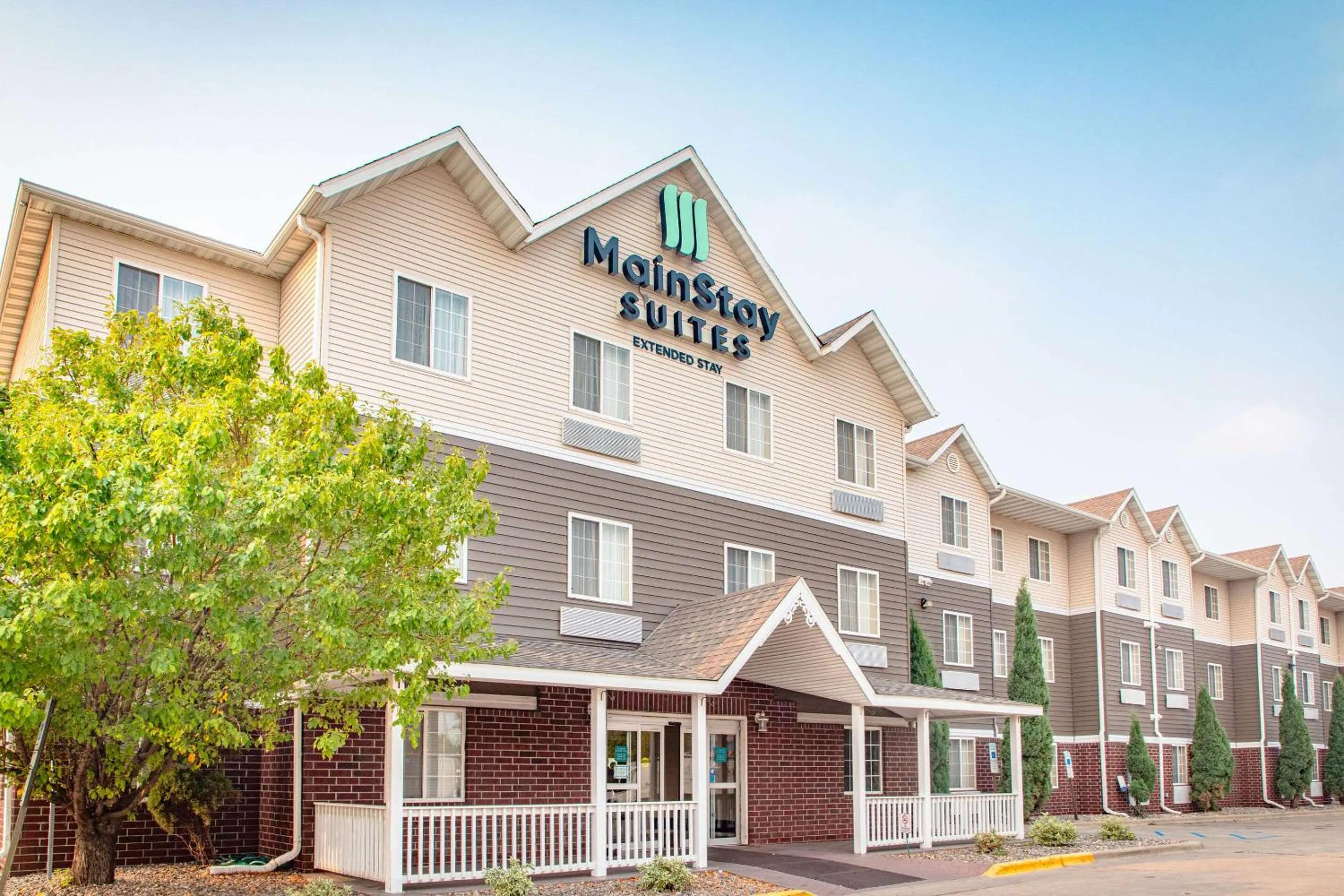 Property building in MainStay Suites Fargo - I-94 Medical Center