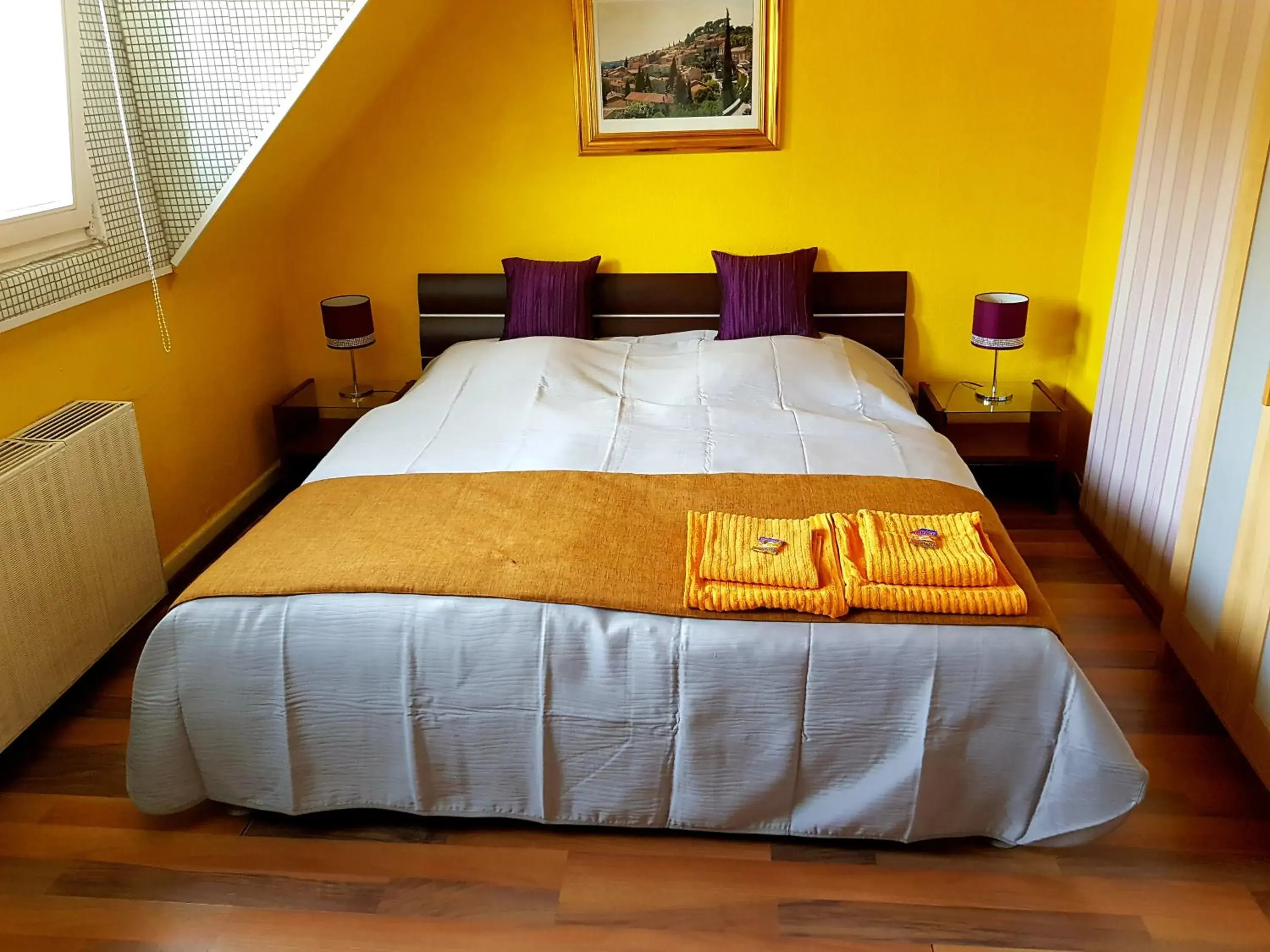 Deluxe Double Room in StayInCologne Deluxe Double Room in StayInCologne