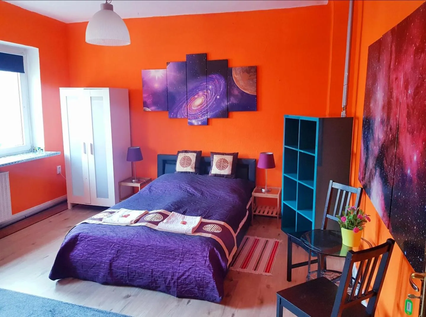 Bedroom, Bed in StayInCologne