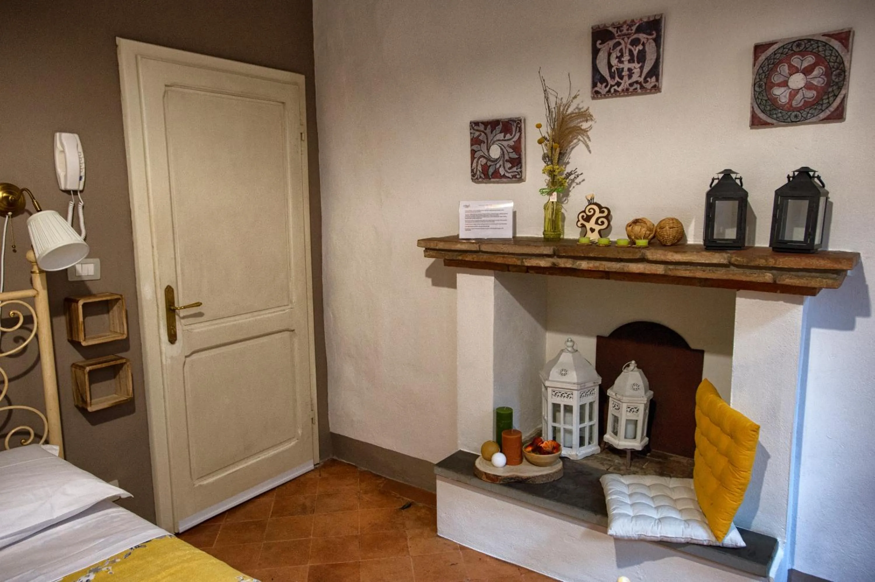 Decorative detail, Bed in La Giuggiola Sweet Home