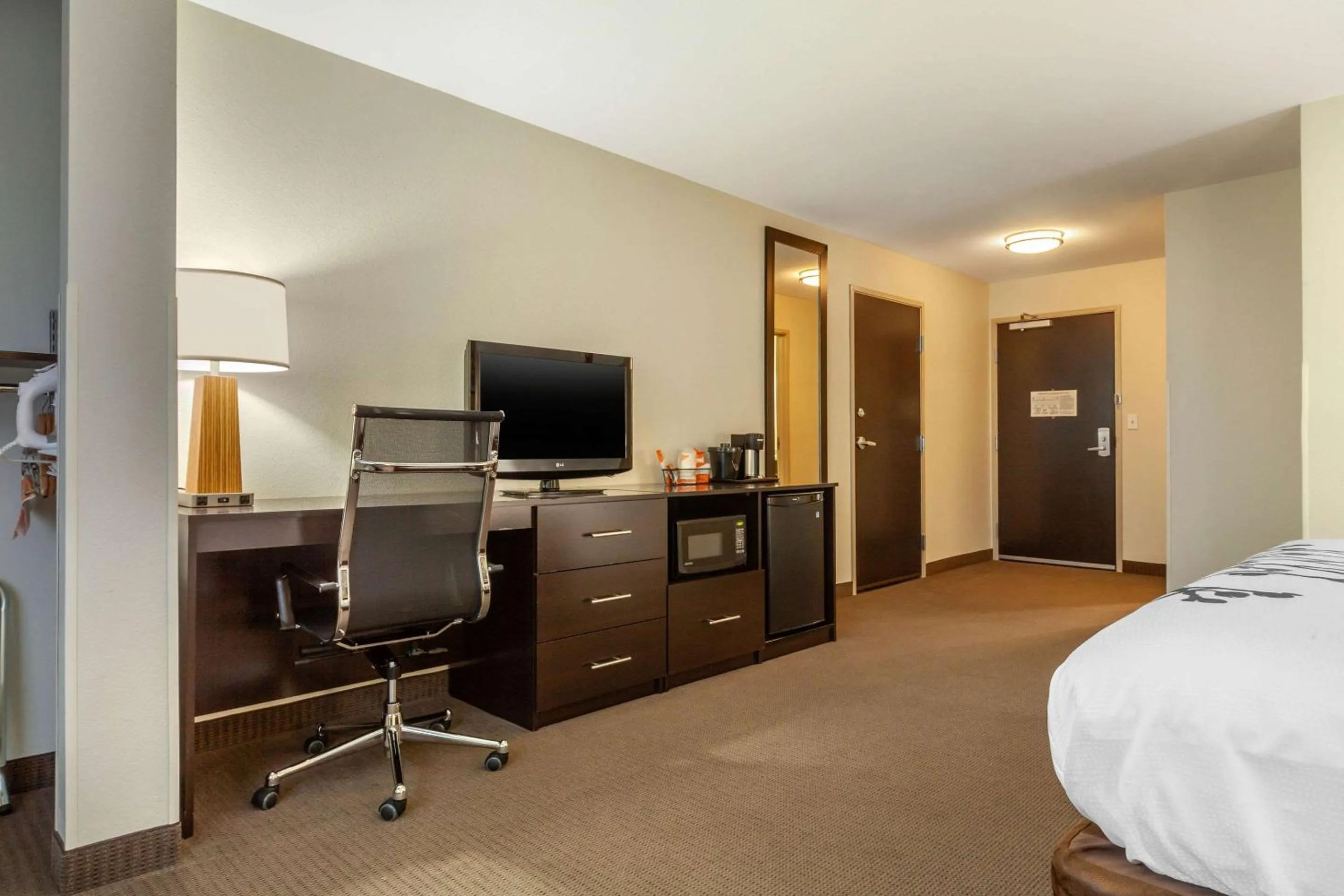 Bedroom, Bed in Sleep Inn & Suites Fargo Medical Center