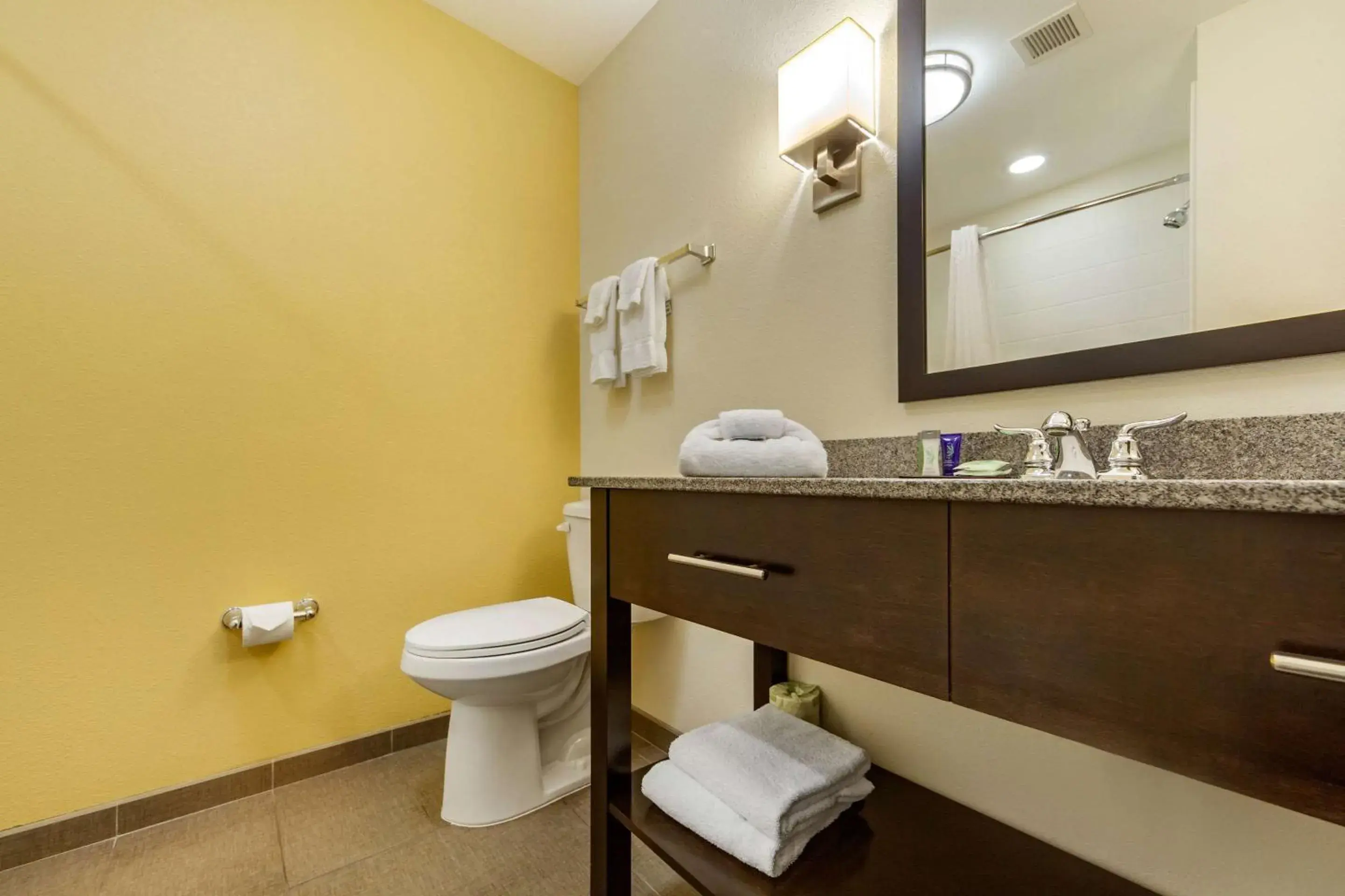 Bedroom in Sleep Inn & Suites Fargo Medical Center Bedroom in Sleep Inn & Suites Fargo Medical Center