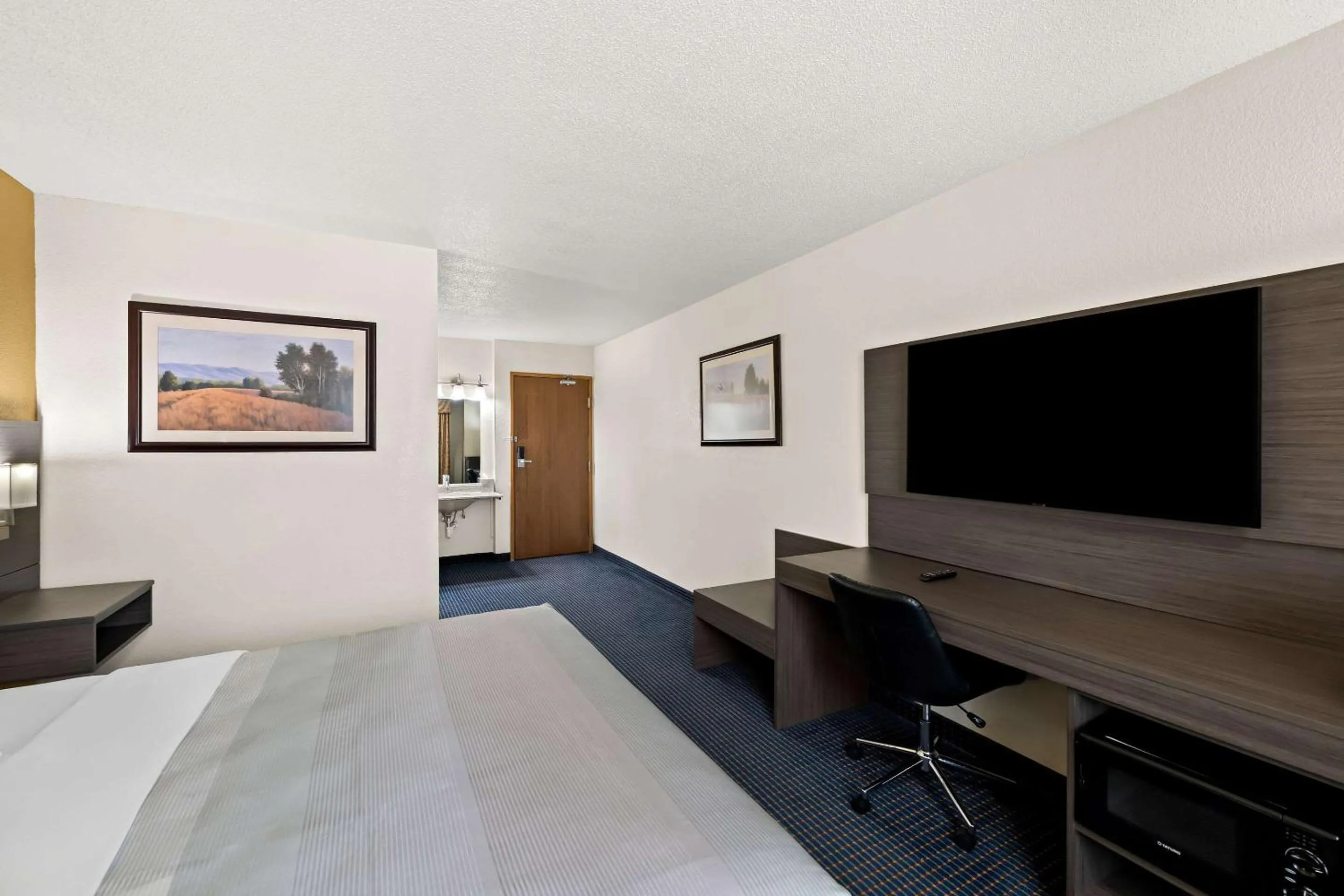 Bedroom, Bed in Quality Inn