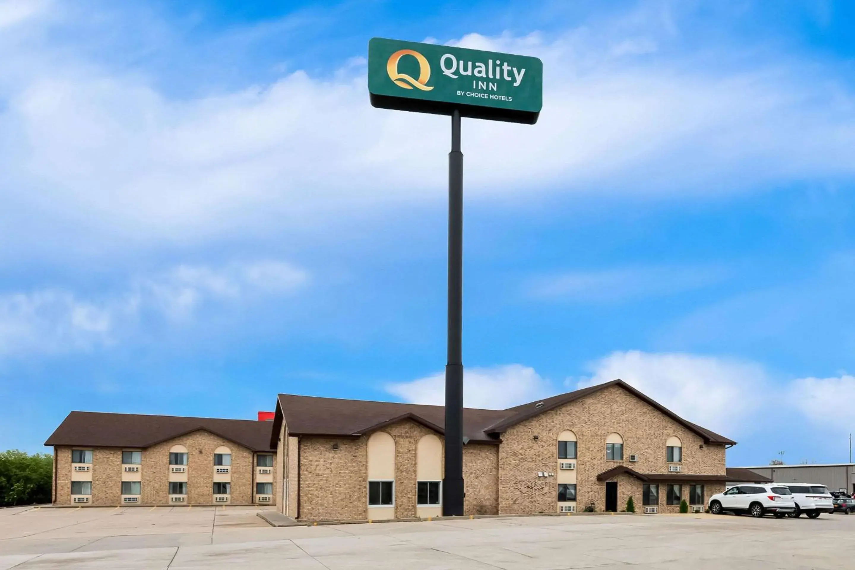 Property building in Quality Inn Property building in Quality Inn