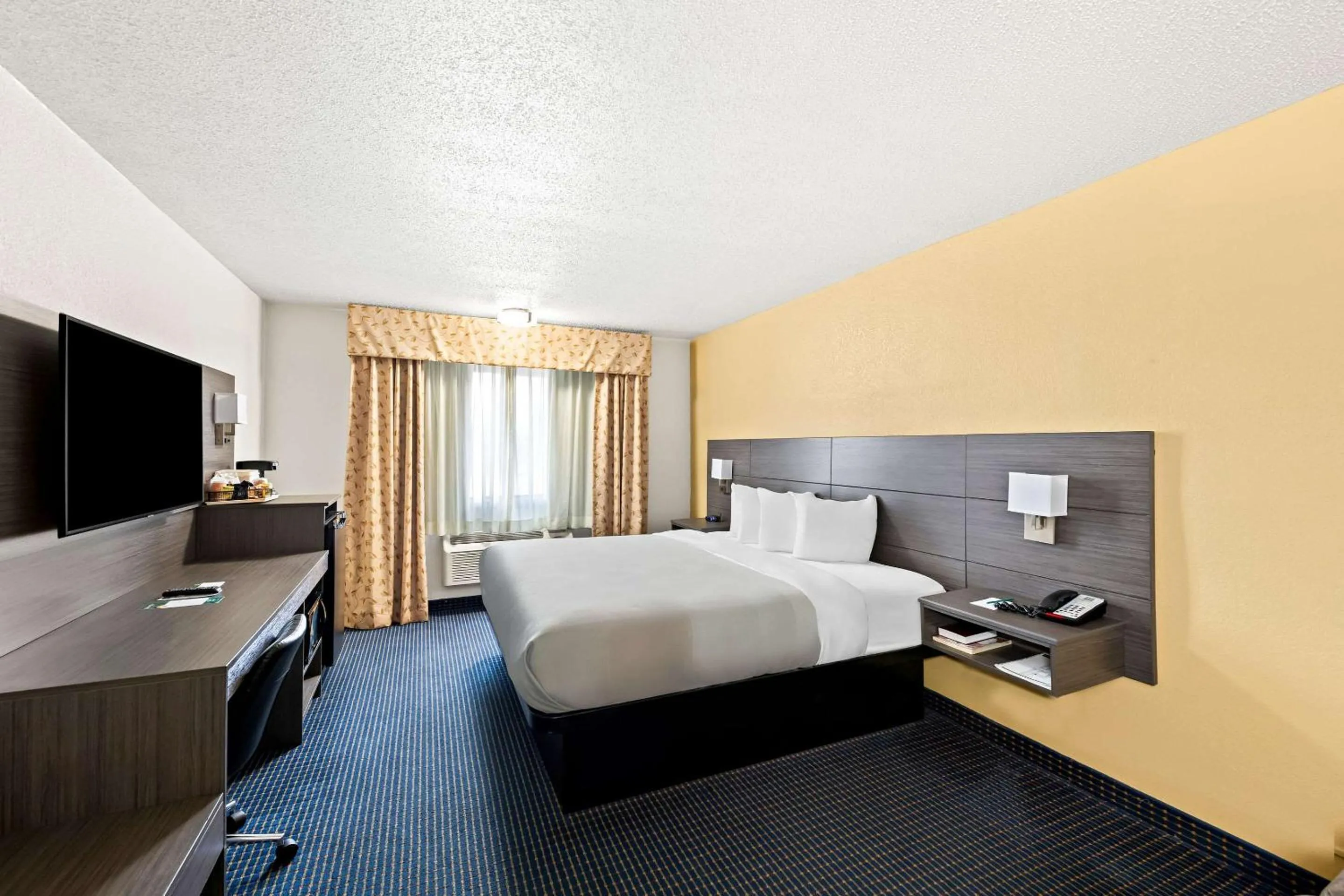 Bedroom, Bed in Quality Inn