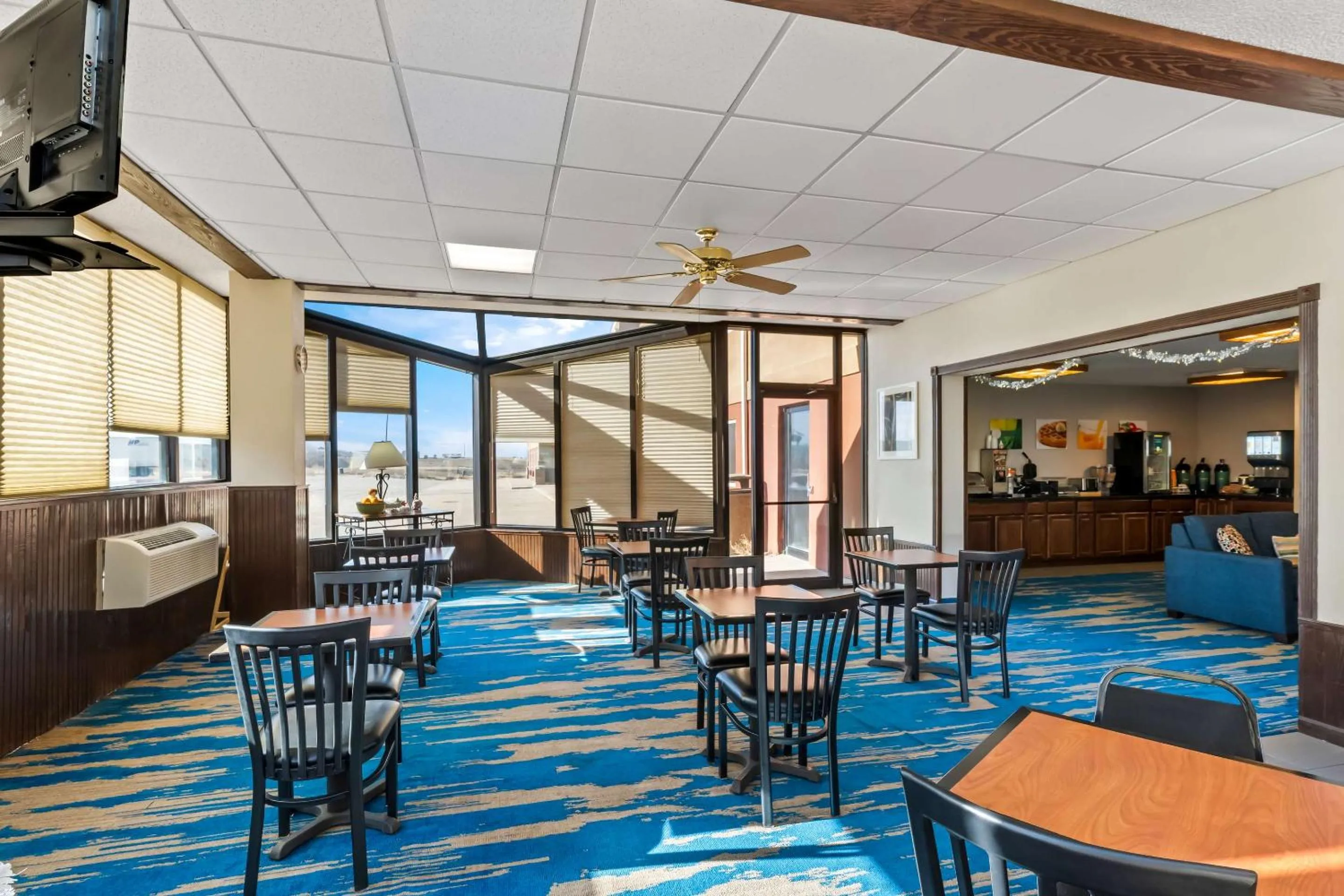 Breakfast in Quality Inn Sidney I-80