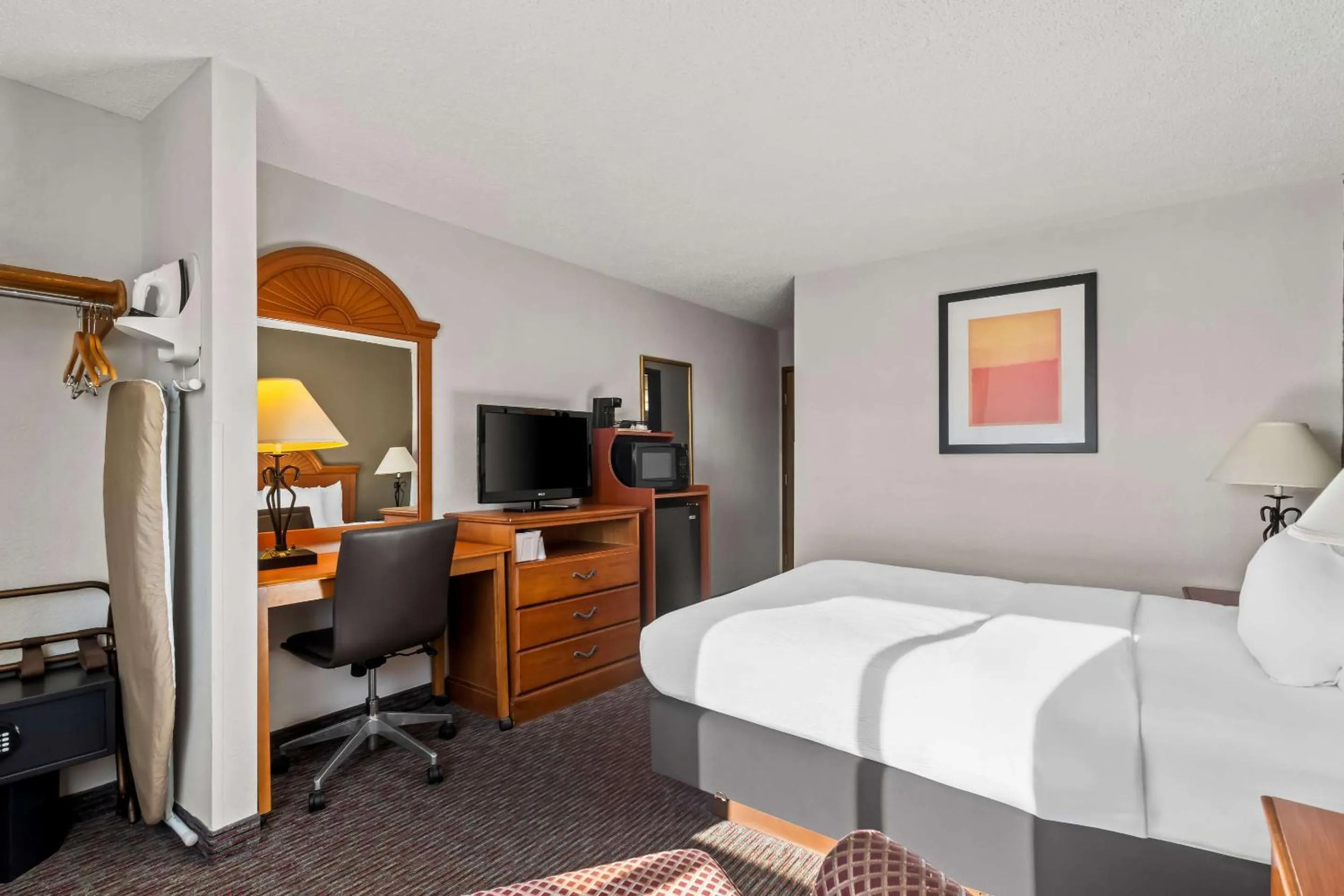 Bedroom, Bed in Quality Inn Sidney I-80