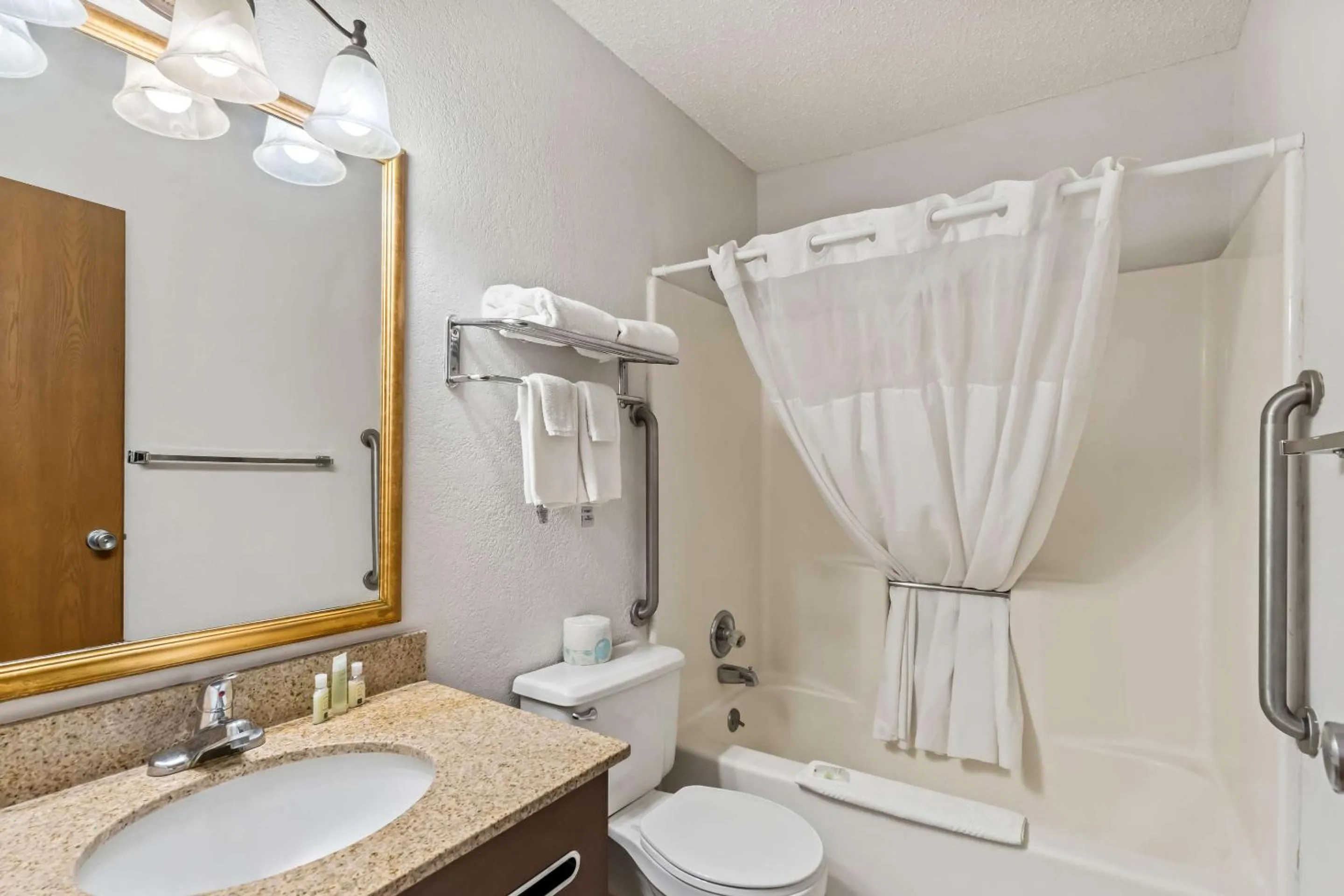 Bedroom in Quality Inn Sidney I-80