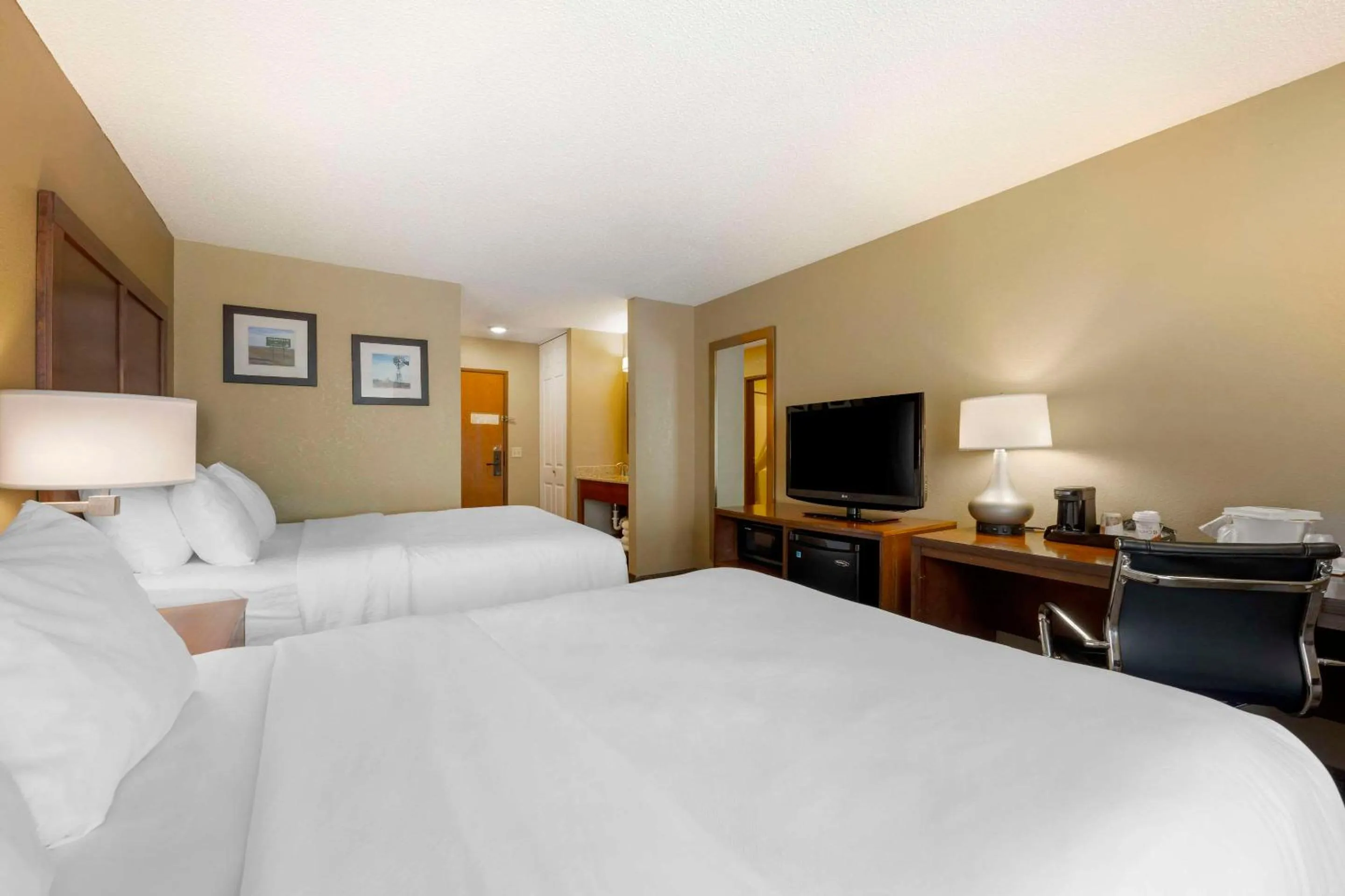 Bedroom, Bed in Comfort Inn Lexington