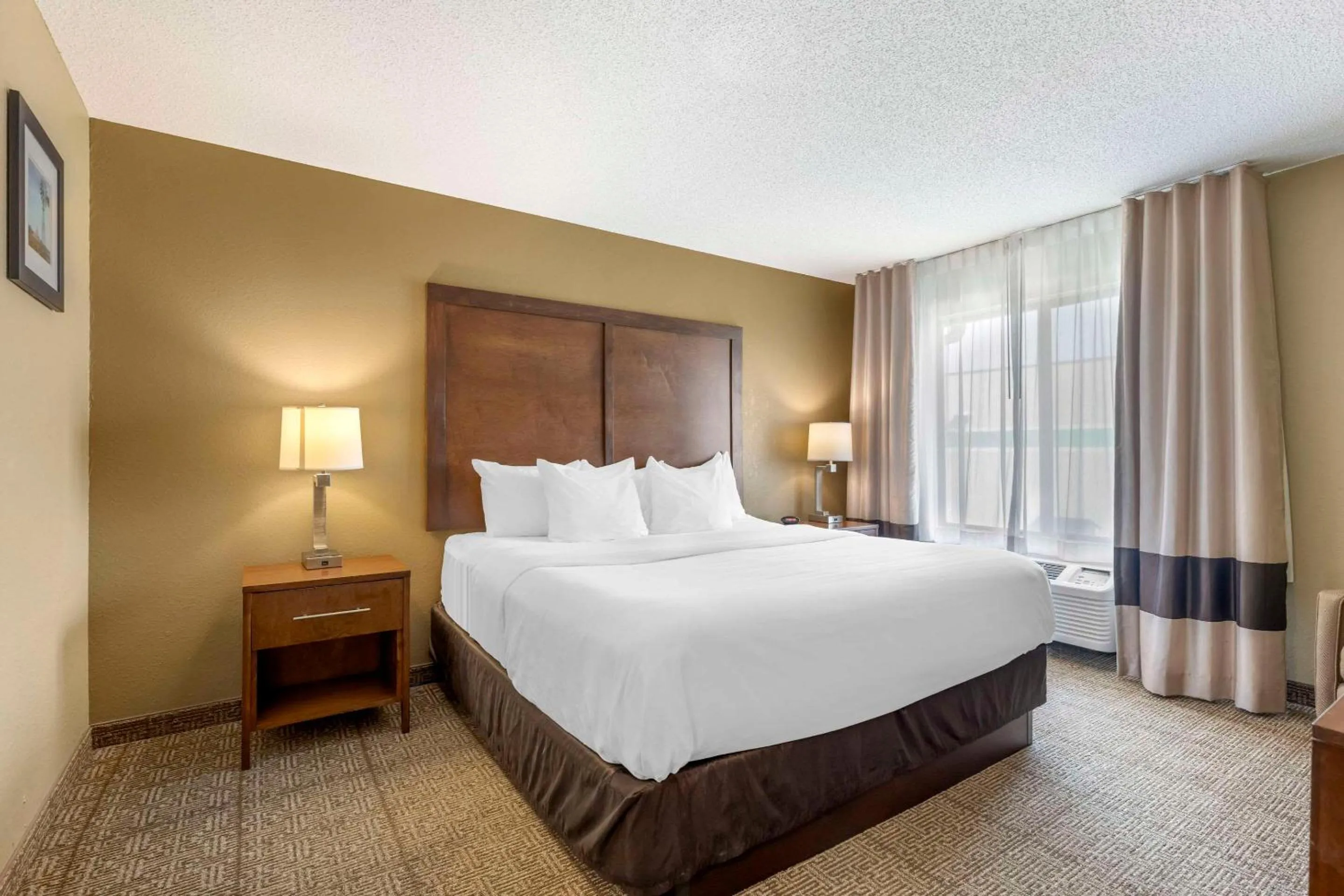 Bedroom, Bed in Comfort Inn Lexington