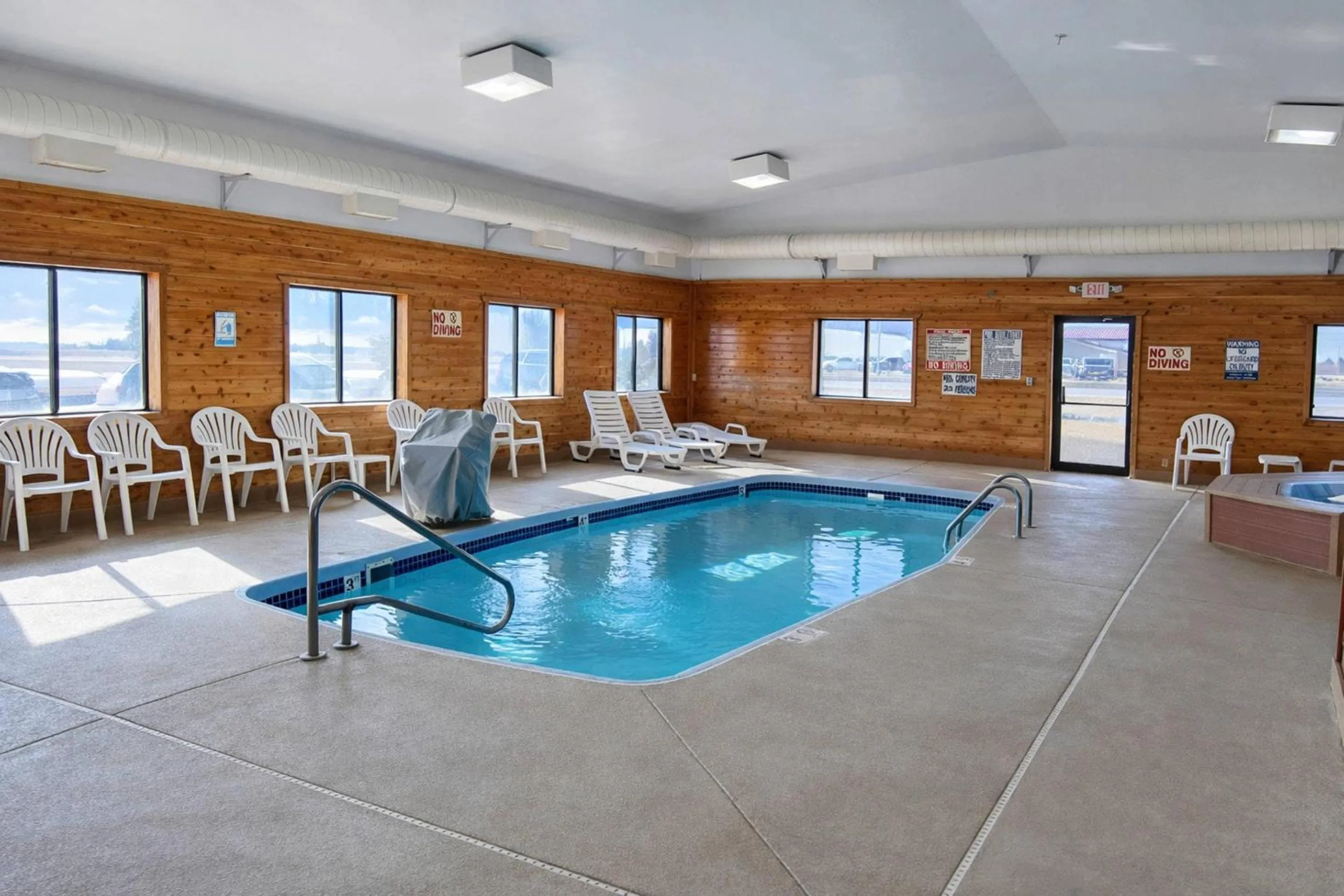 Swimming pool in Quality Inn York