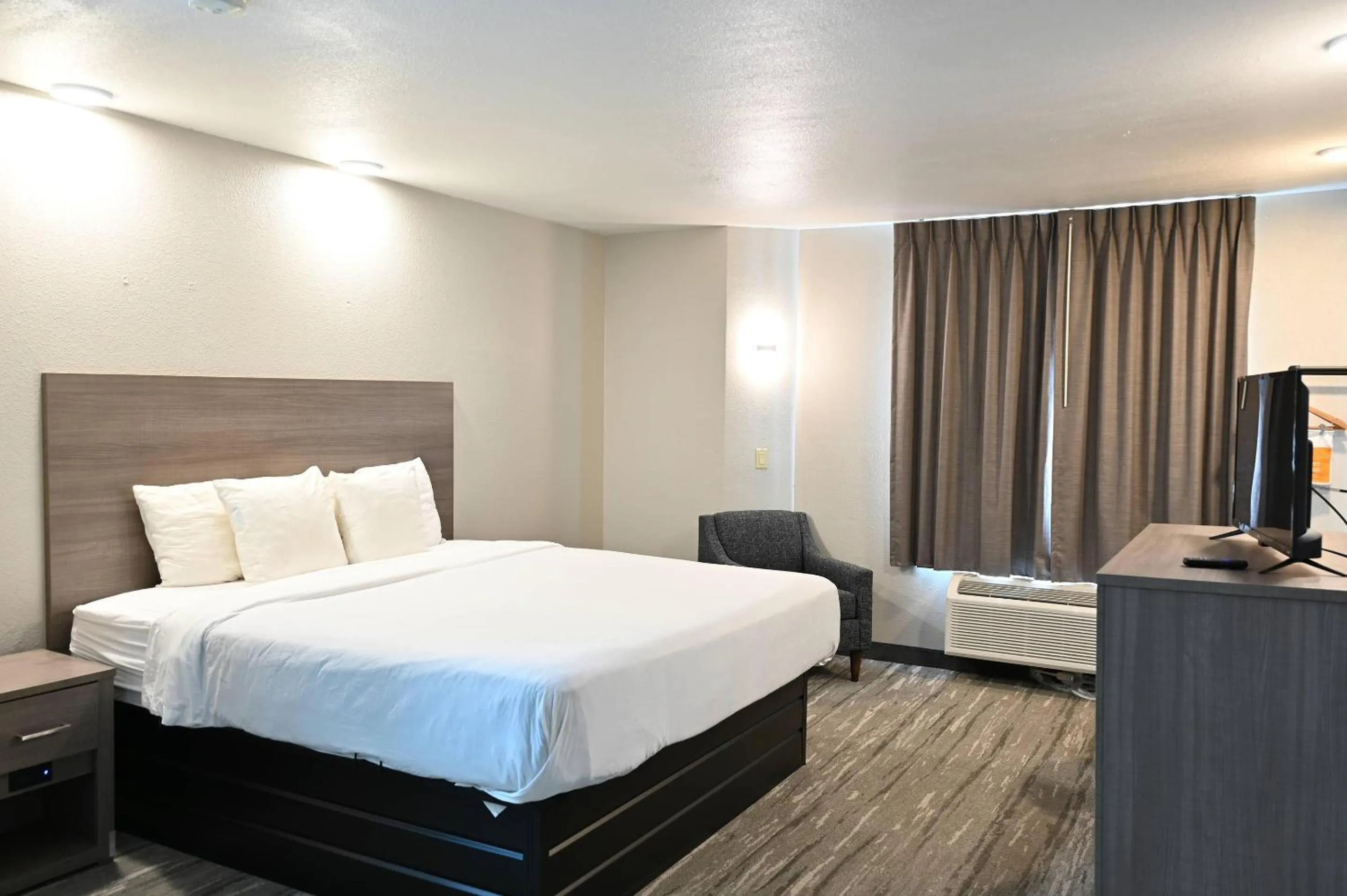 Bedroom, Bed in Rodeway Inn