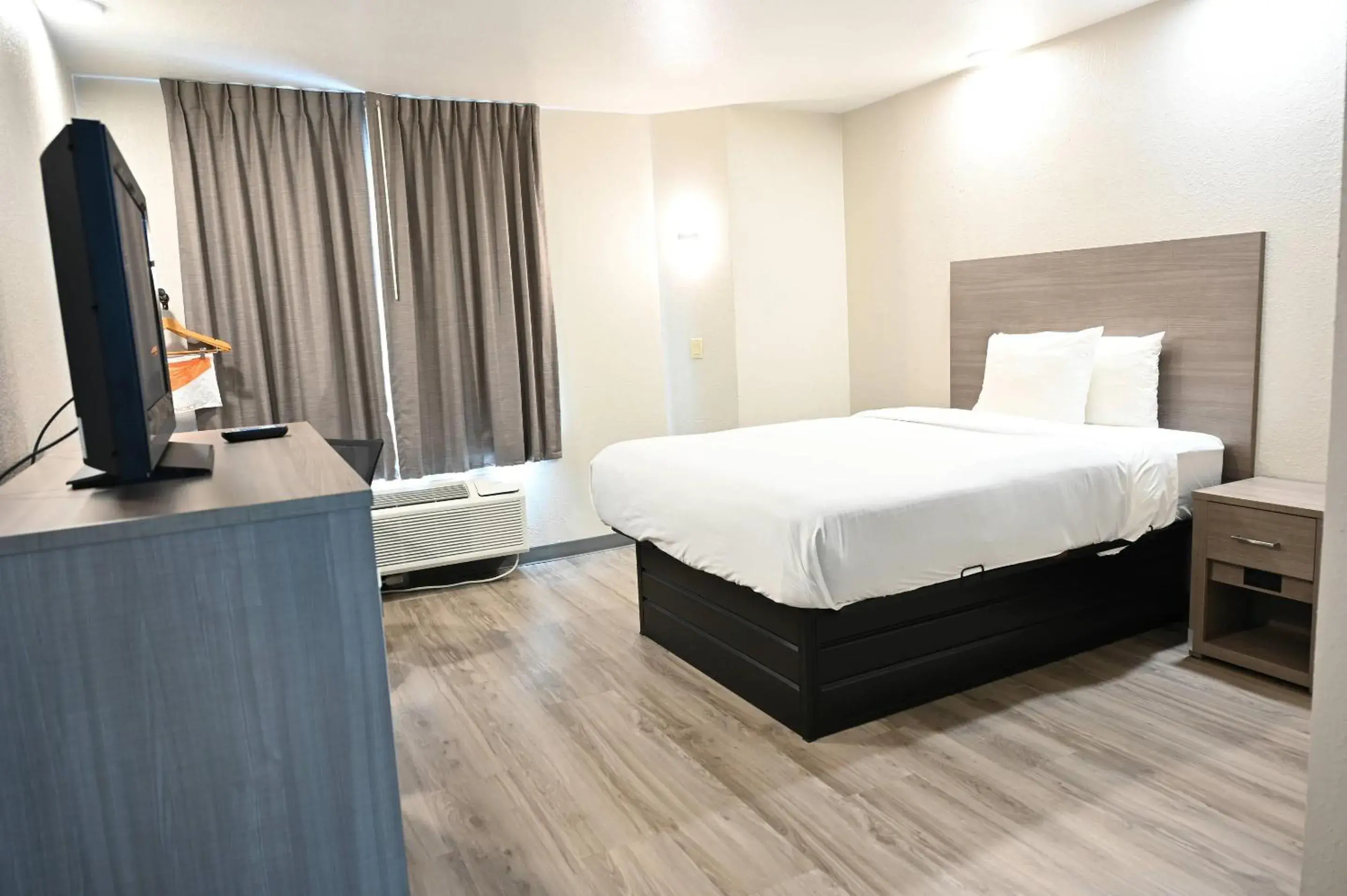 Bedroom, Bed in Rodeway Inn Bedroom, Bed in Rodeway Inn