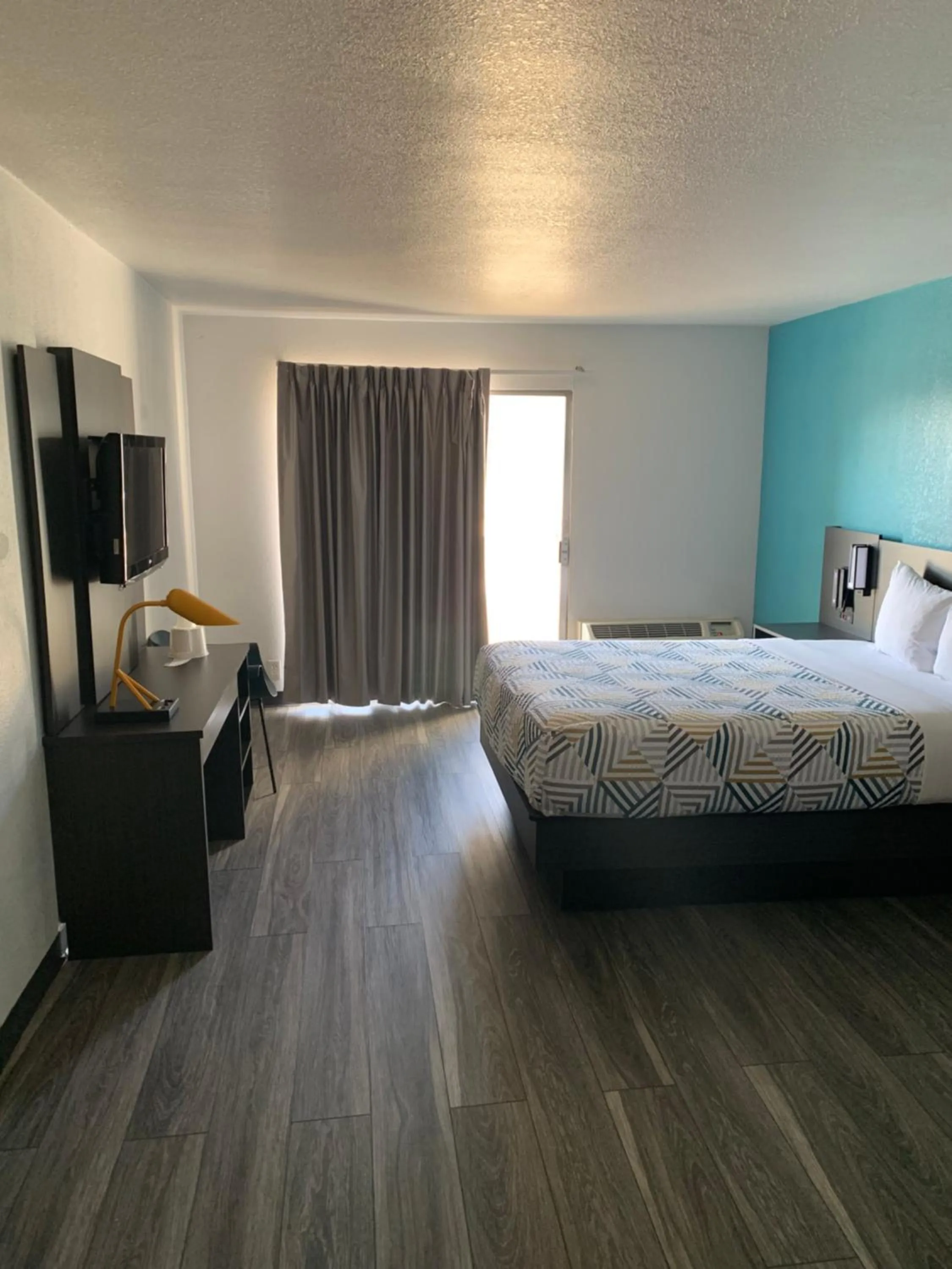 Bedroom, Bed in Motel 6-Lincoln, NE - Airport