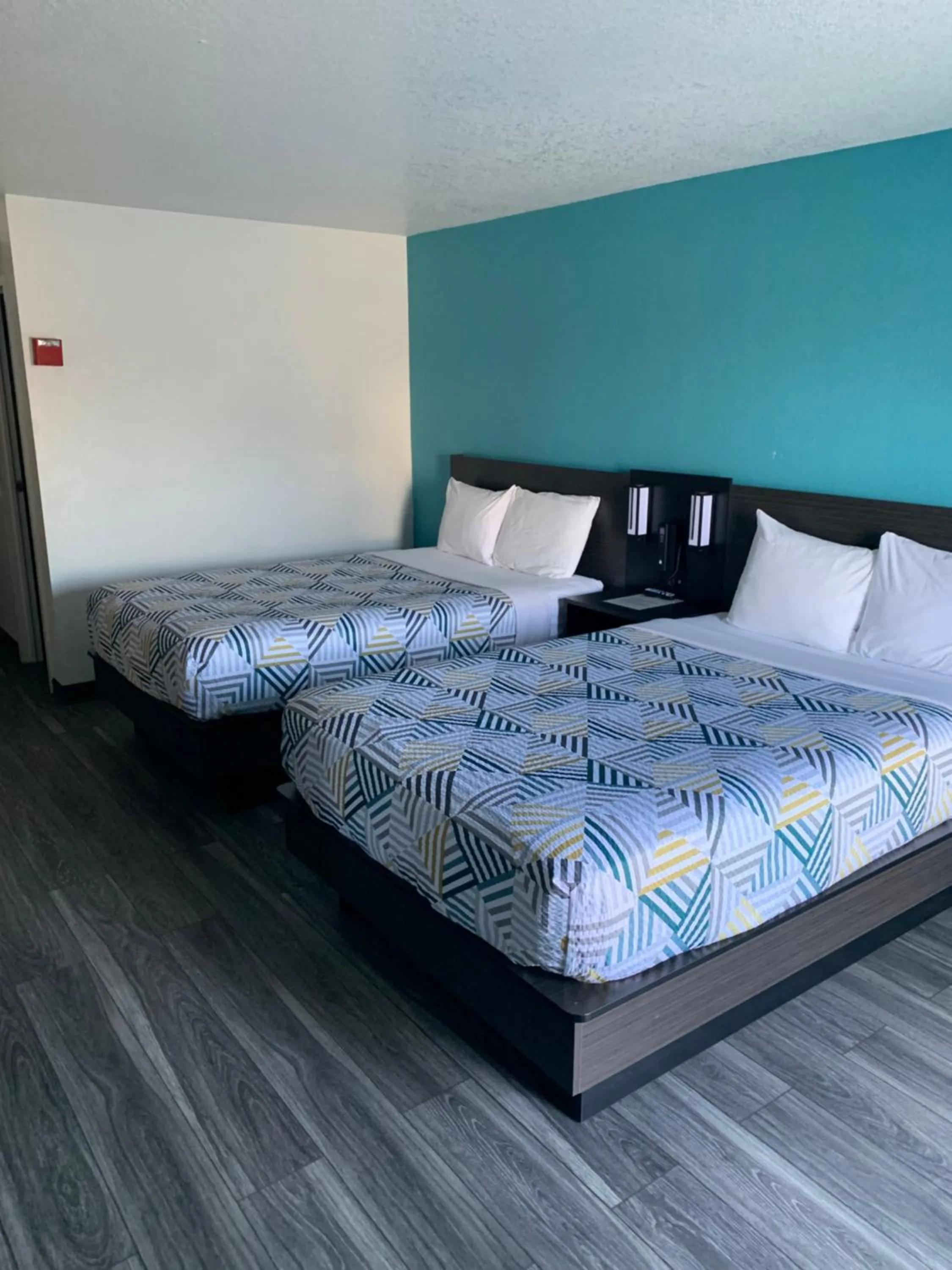 Bedroom, Bed in Motel 6-Lincoln, NE - Airport