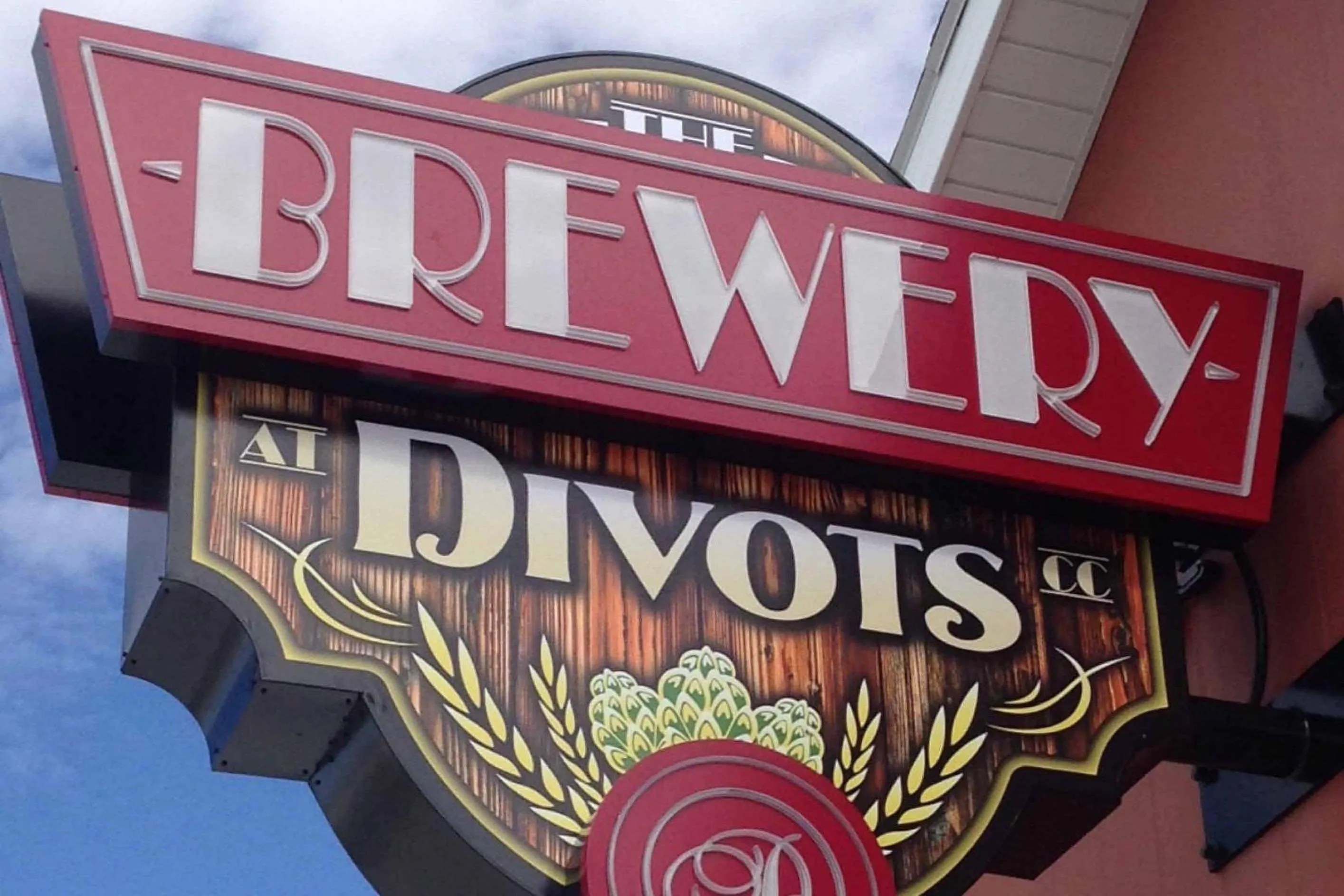 Restaurant/places to eat in Norfolk Lodge & Suites, an Ascend Collection Hotel