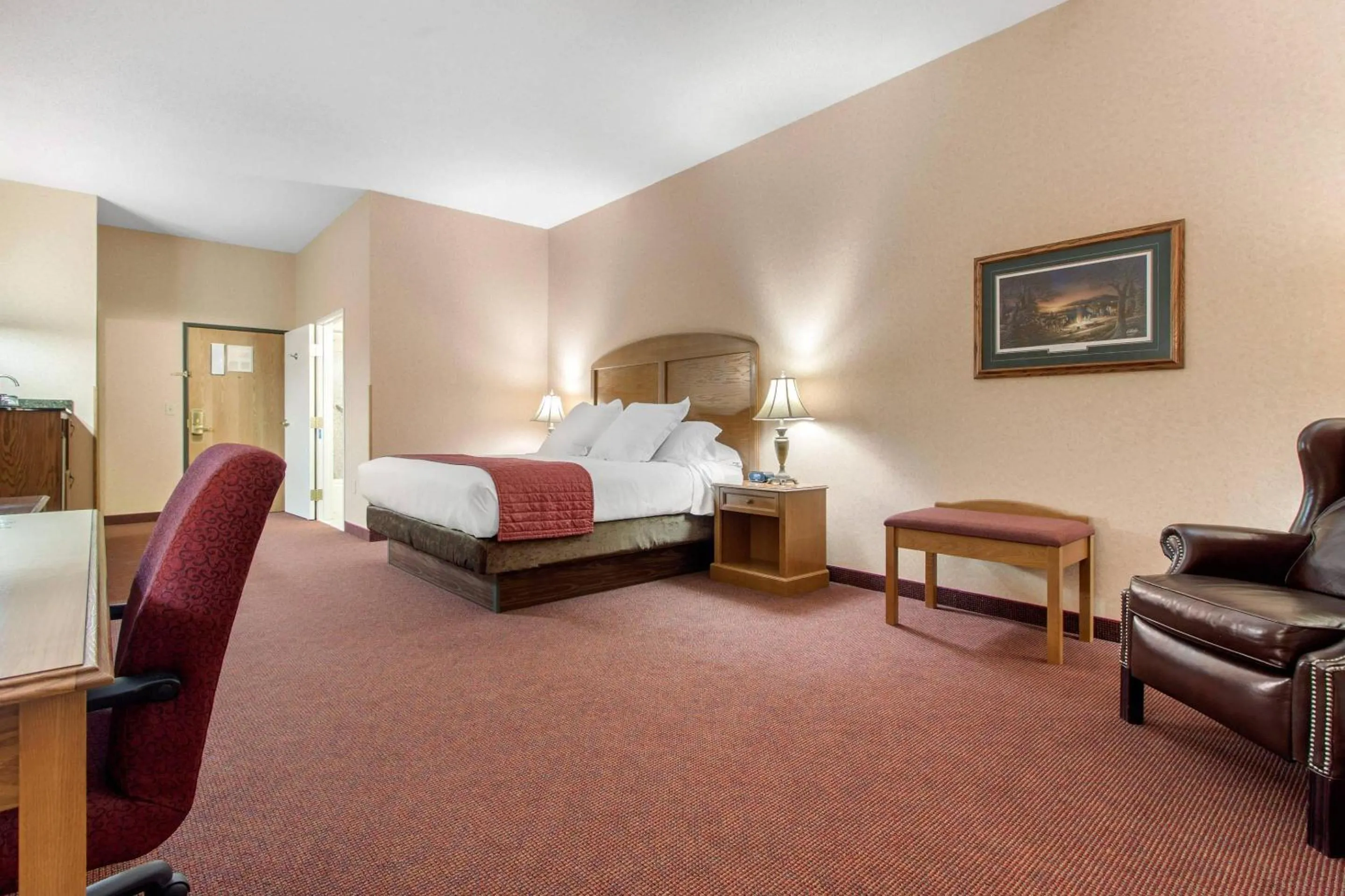 King Room - Non-Smoking in Norfolk Lodge & Suites, an Ascend Collection Hotel