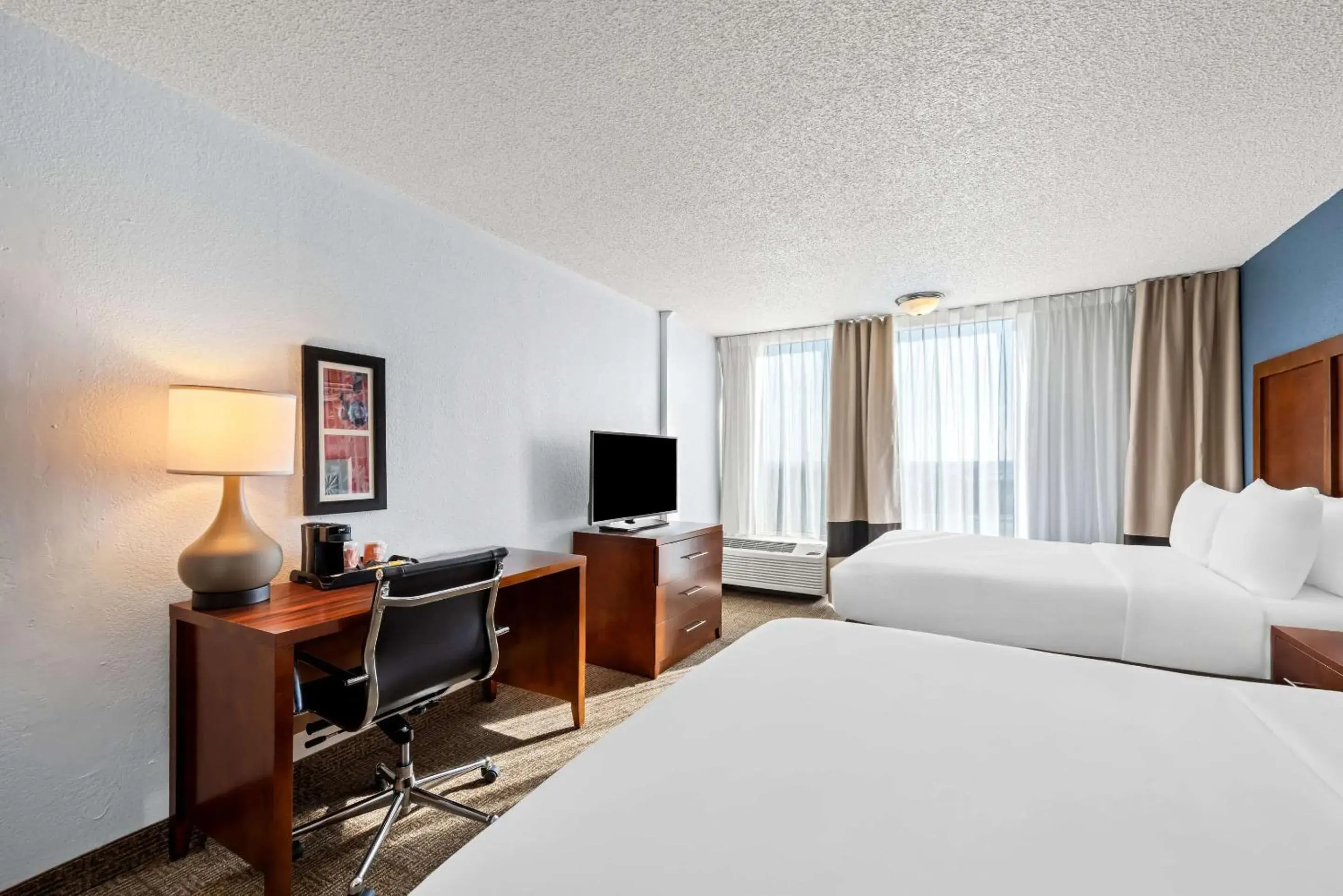 Bedroom, Bed in Comfort Inn & Suites Omaha Central Bedroom, Bed in Comfort Inn & Suites Omaha Central