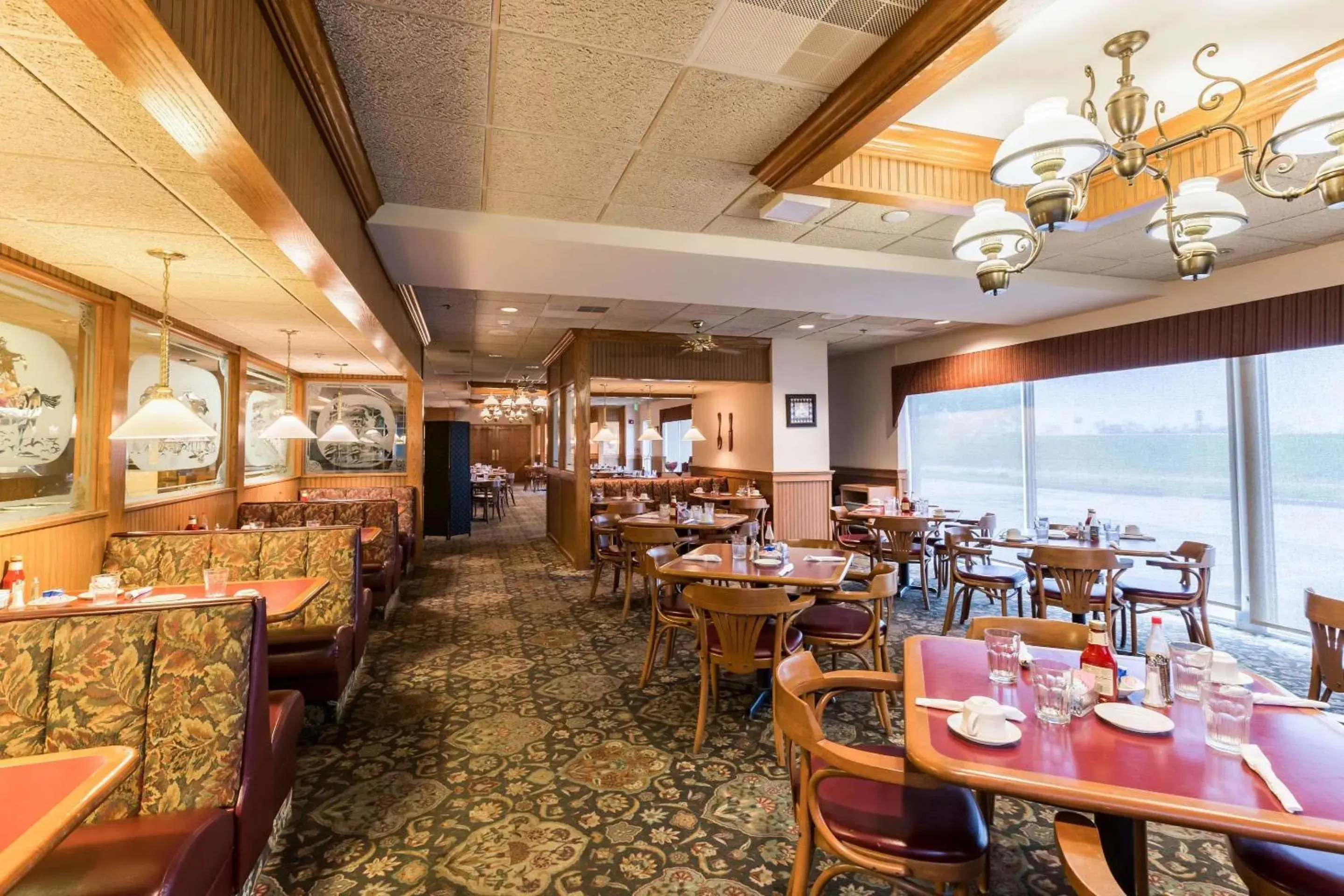 Restaurant/places to eat in Quality Inn and Conference Center I-80 Grand Island Restaurant/places to eat in Quality Inn and Conference Center I-80 Grand Island