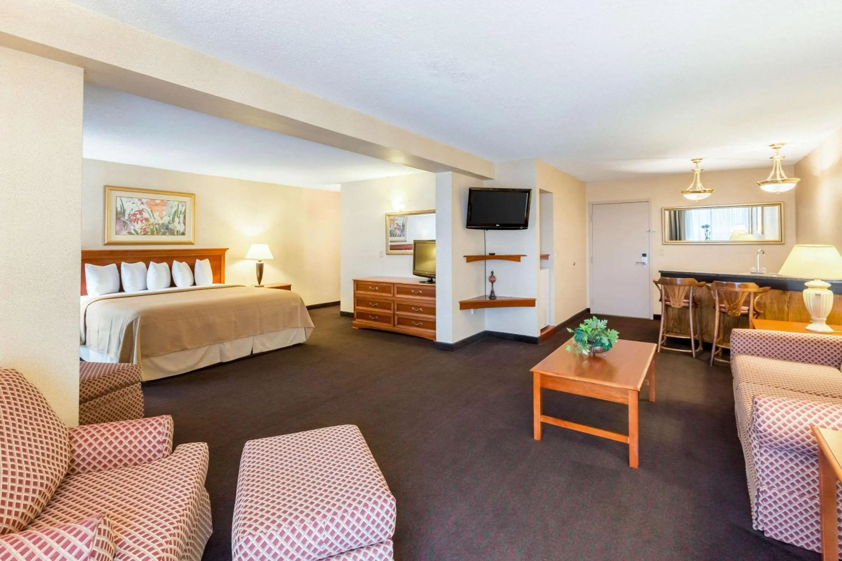 Bedroom, Bed in Quality Inn and Conference Center I-80 Grand Island