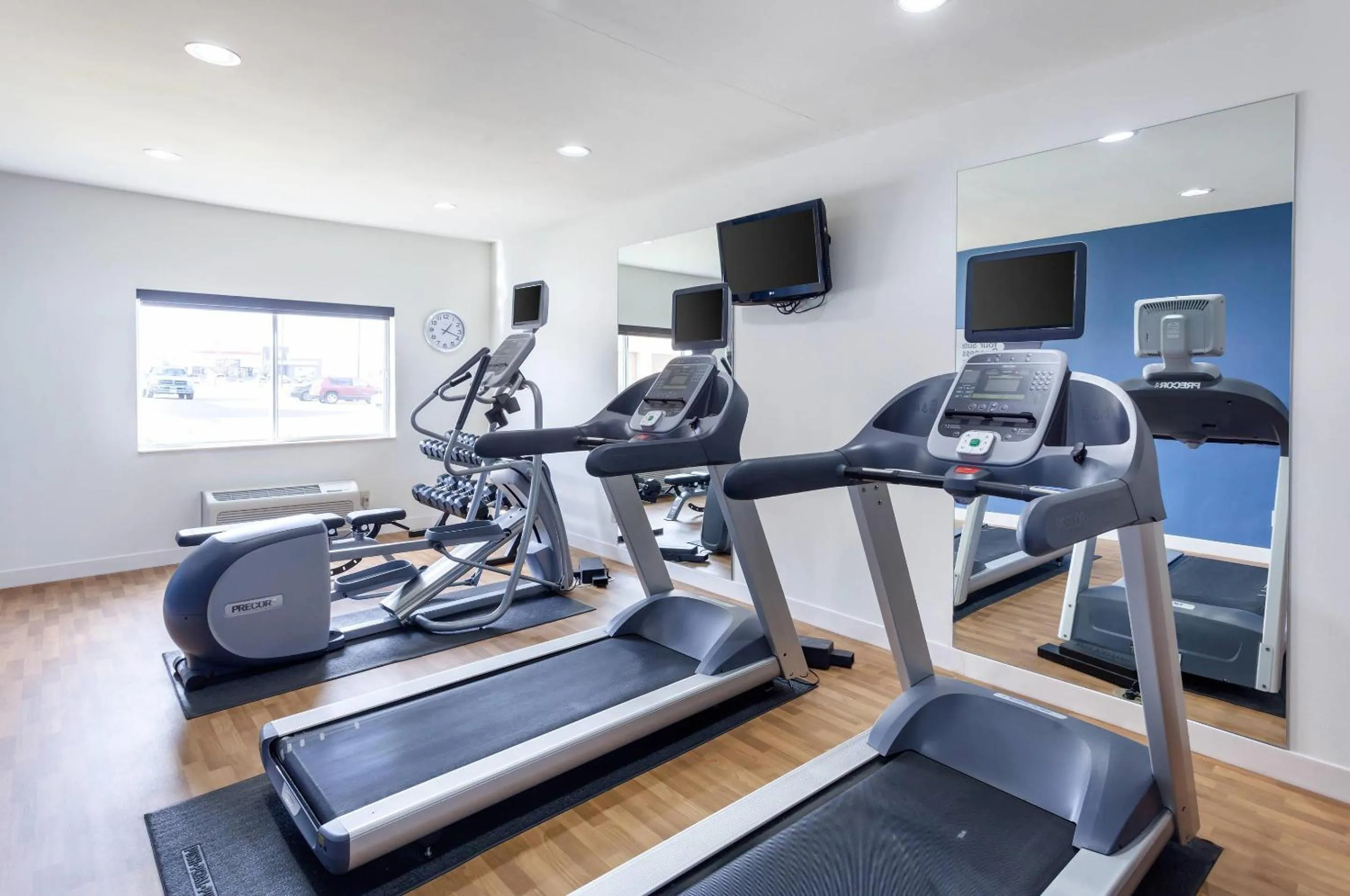 Fitness centre/facilities in Comfort Suites Lincoln North