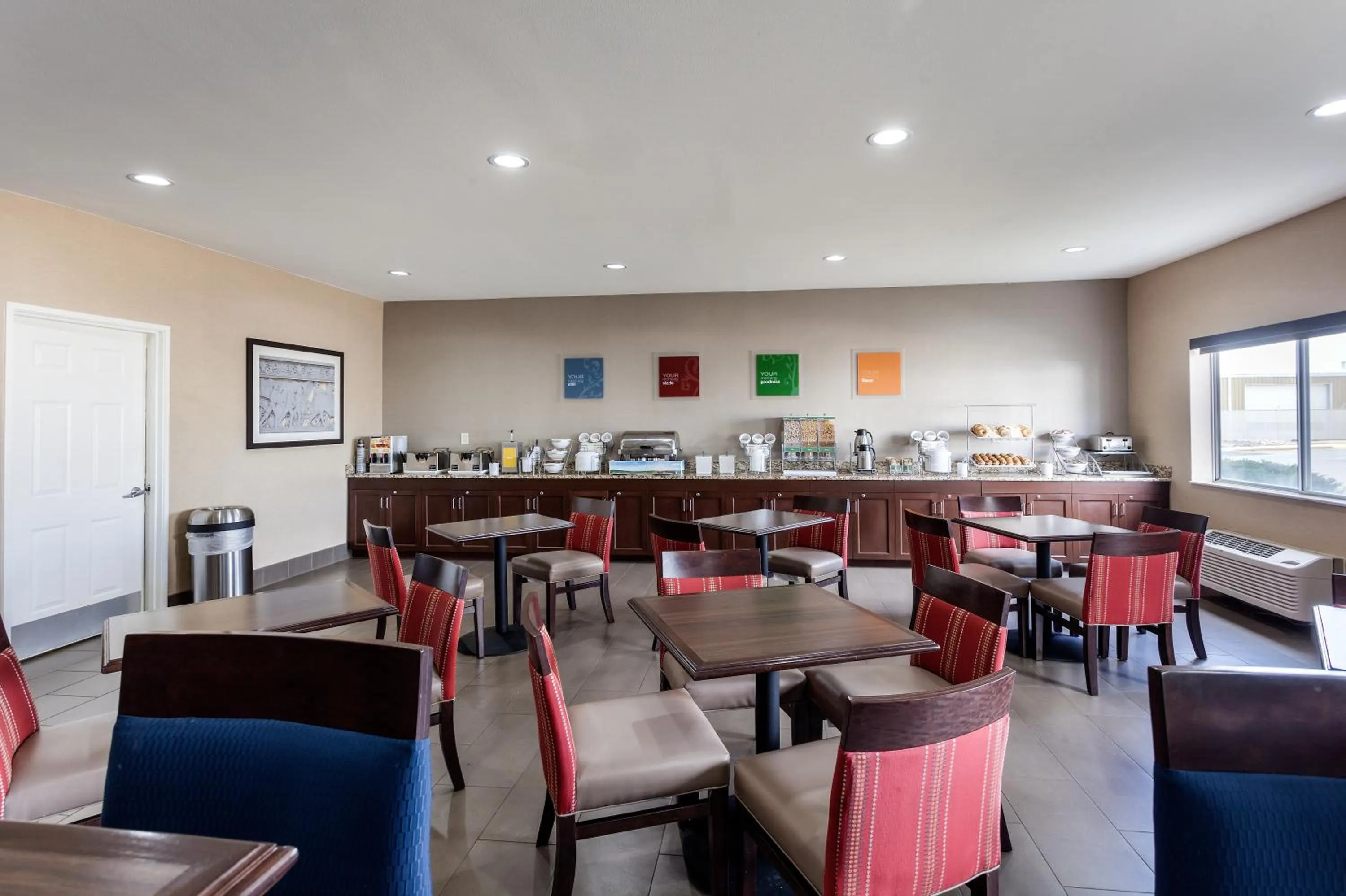 Breakfast in Comfort Suites Lincoln North